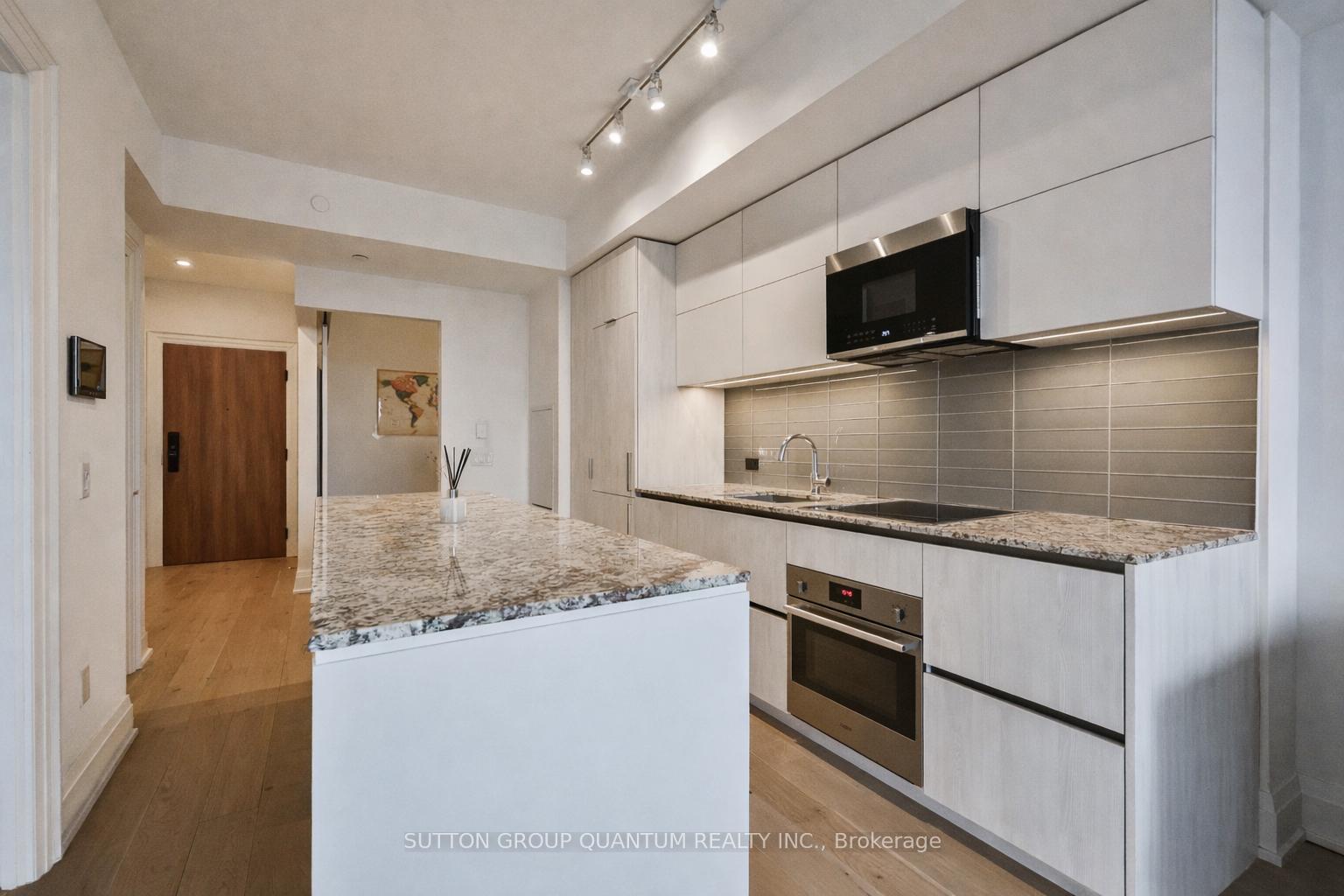 Photo 3 of Unit 1009, 21 Park Street E, Mississauga, Port Credit — HOMEH