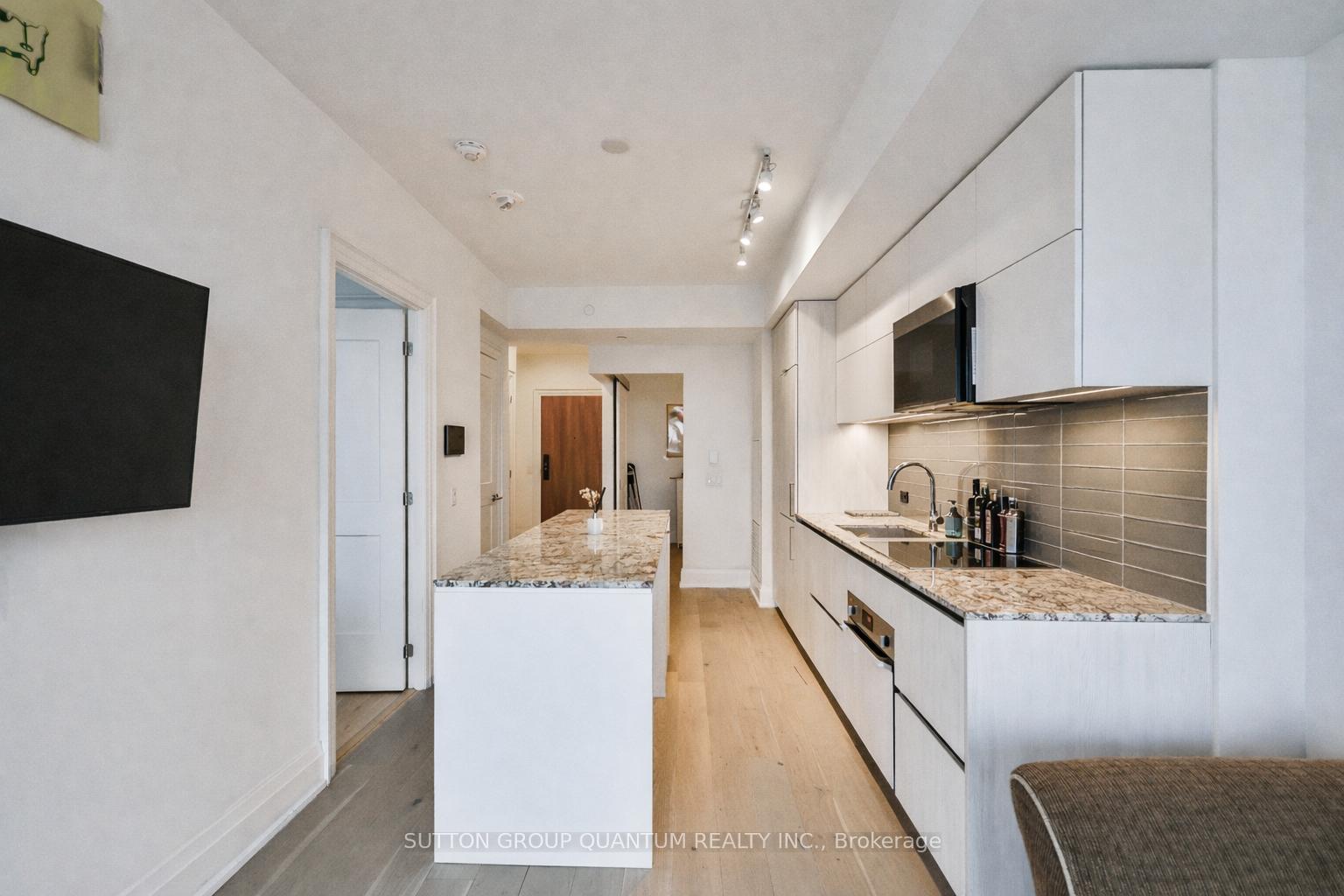 Photo 4 of Unit 1009, 21 Park Street E, Mississauga, Port Credit — HOMEH