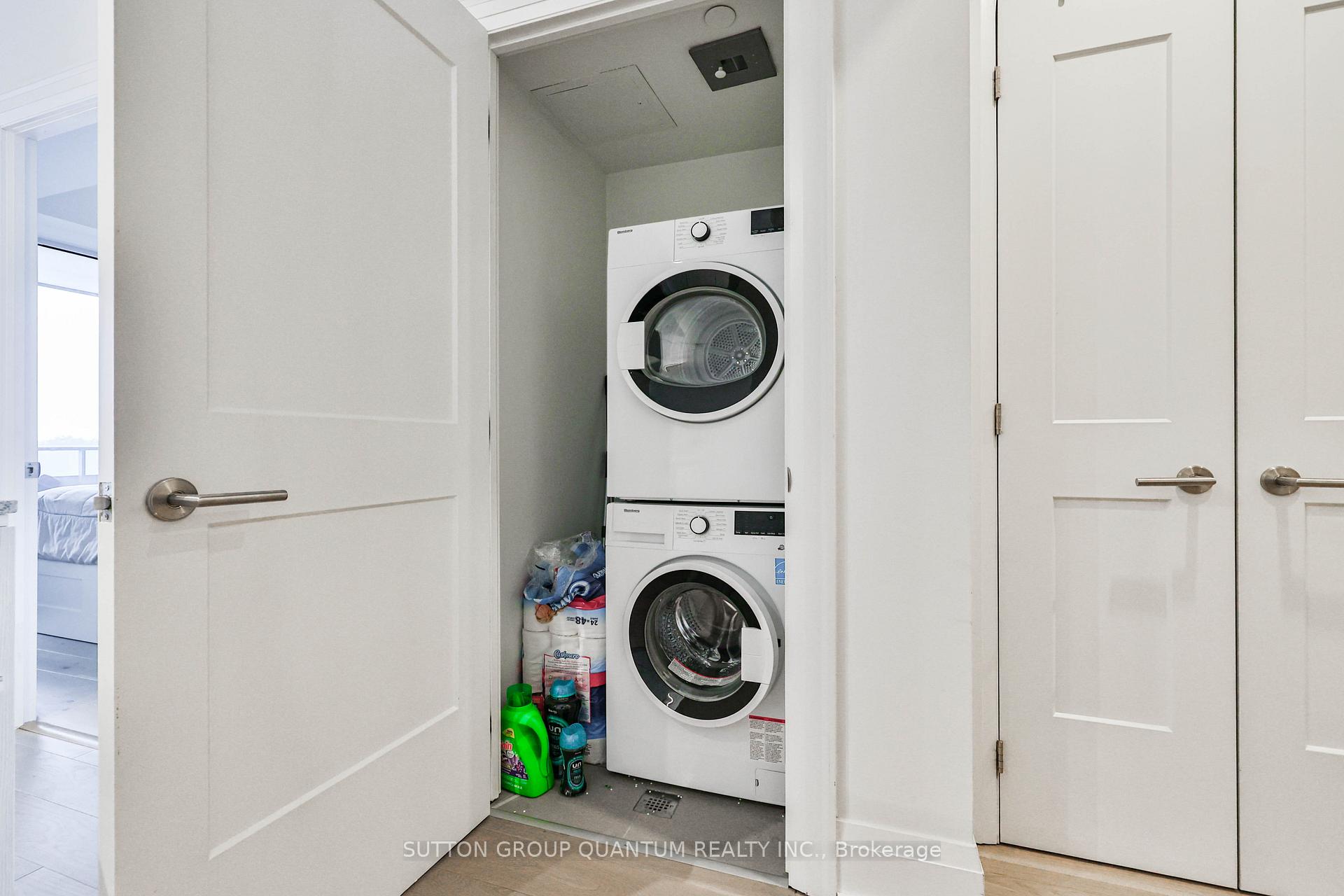 Photo 19 of Unit 1009, 21 Park Street E, Mississauga, Port Credit — HOMEH