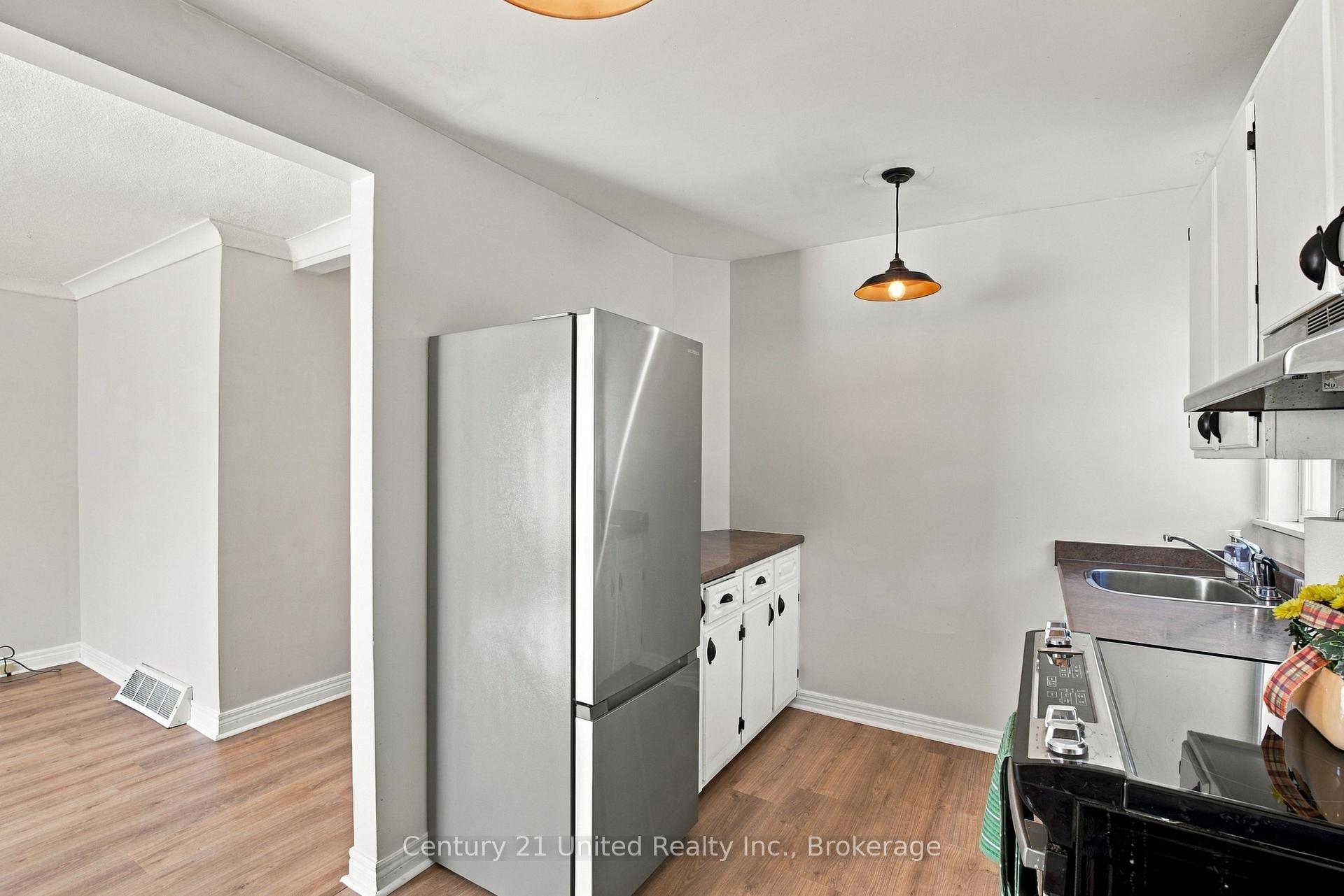 Photo 13 of 57 Sherwood Avenue, St. Catharines, Downtown — HOMEH