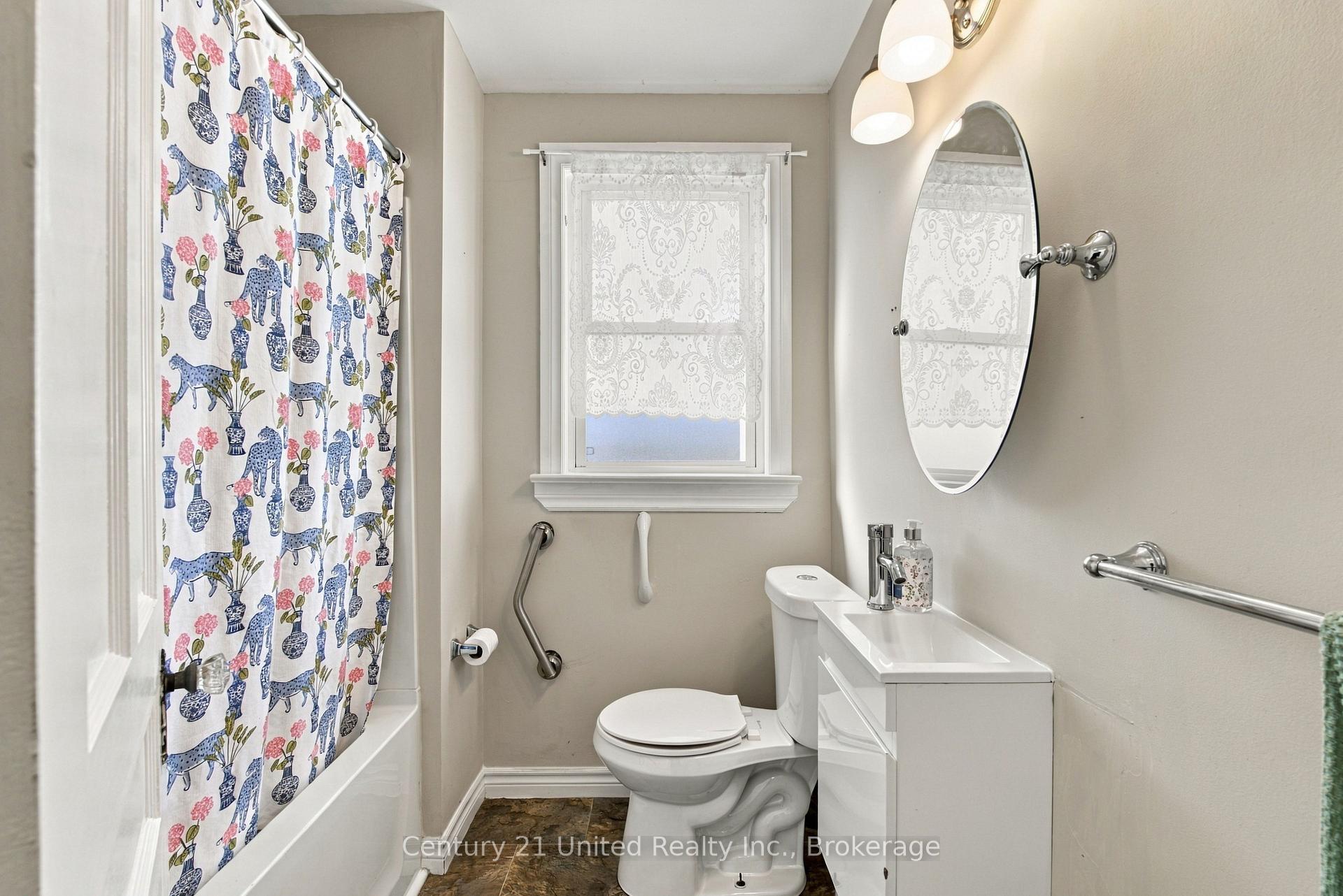 Photo 14 of 57 Sherwood Avenue, St. Catharines, Downtown — HOMEH