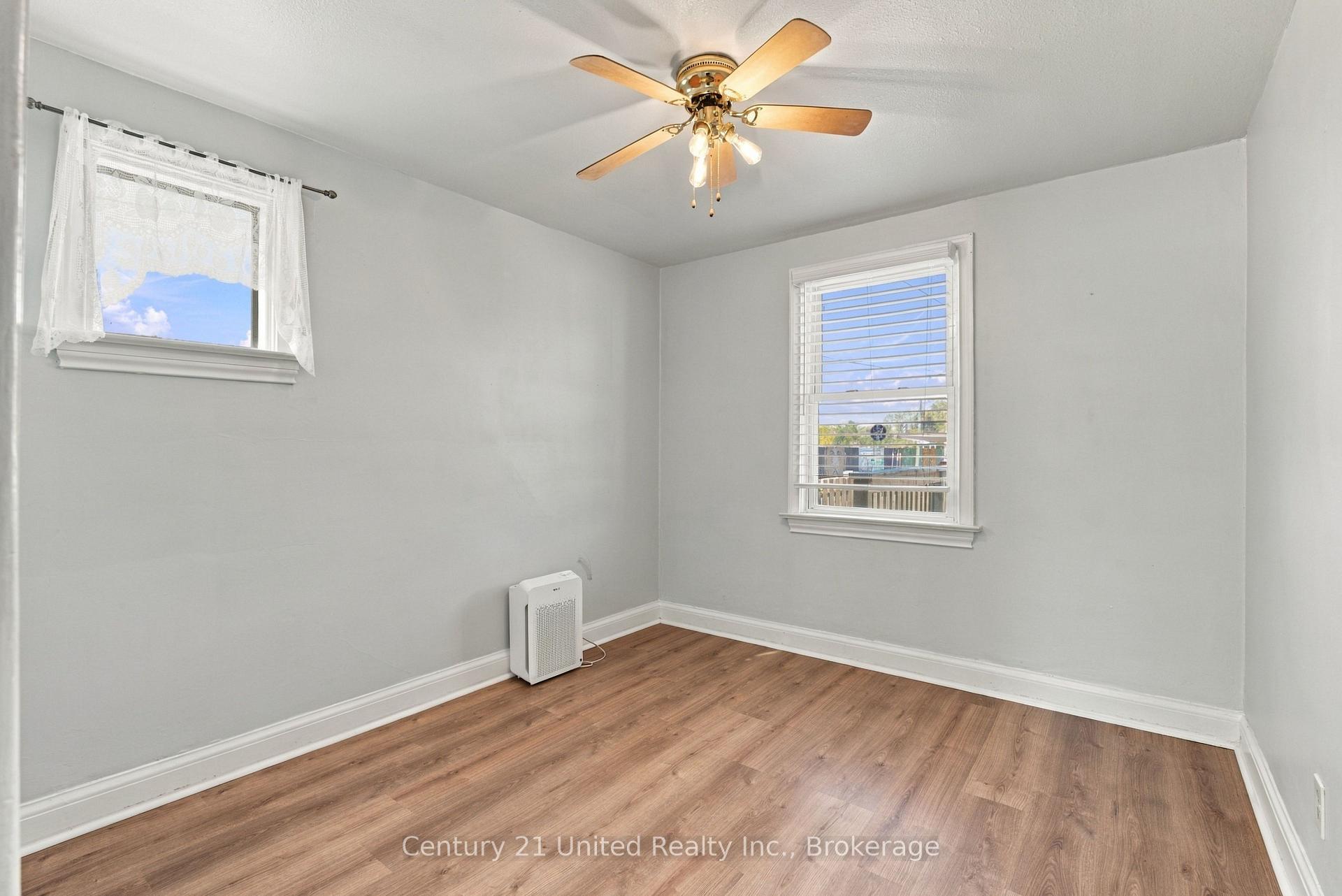 Photo 15 of 57 Sherwood Avenue, St. Catharines, Downtown — HOMEH