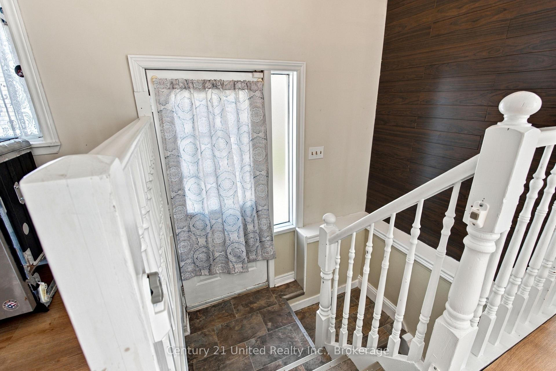 Photo 19 of 57 Sherwood Avenue, St. Catharines, Downtown — HOMEH