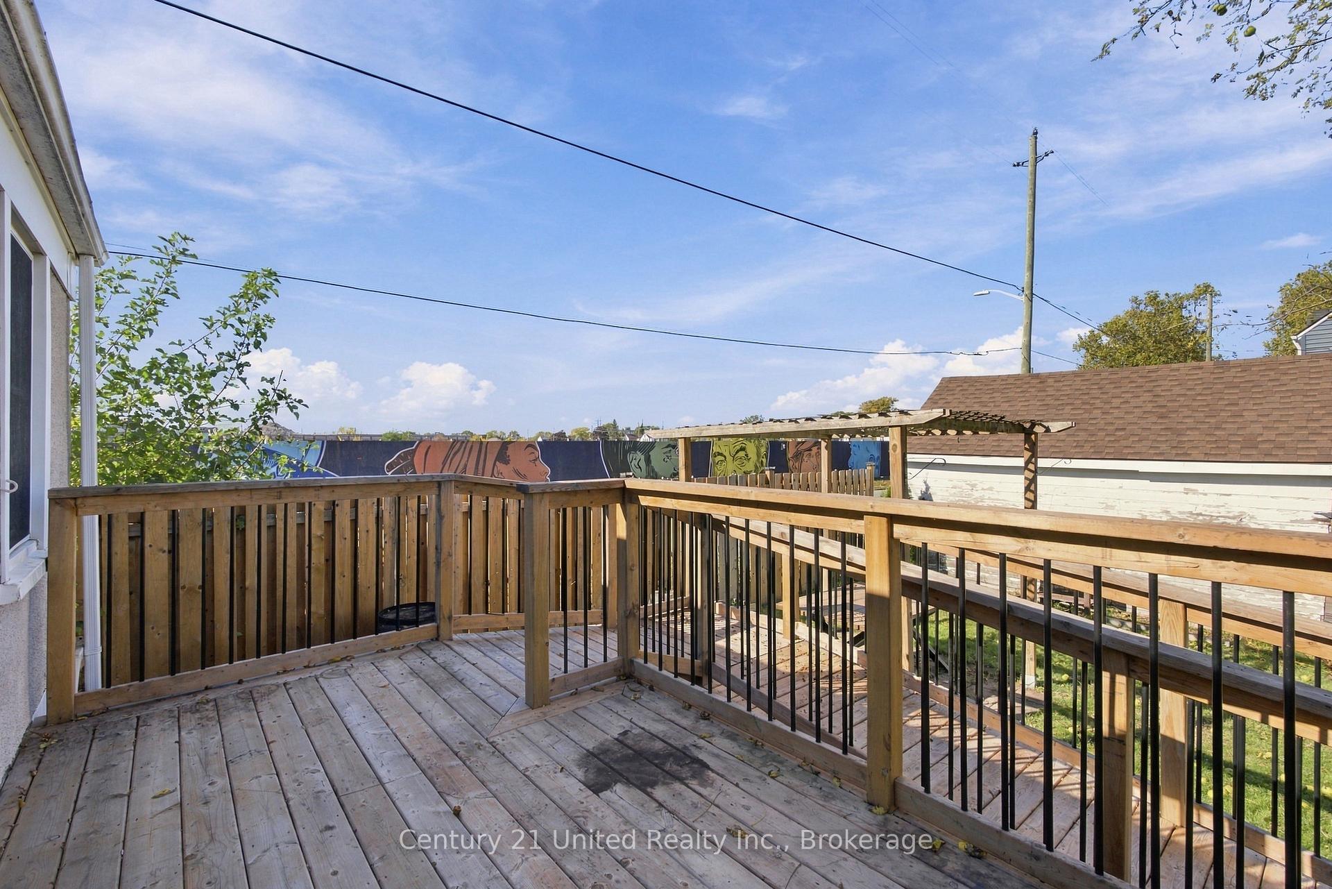 Photo 27 of 57 Sherwood Avenue, St. Catharines, Downtown — HOMEH