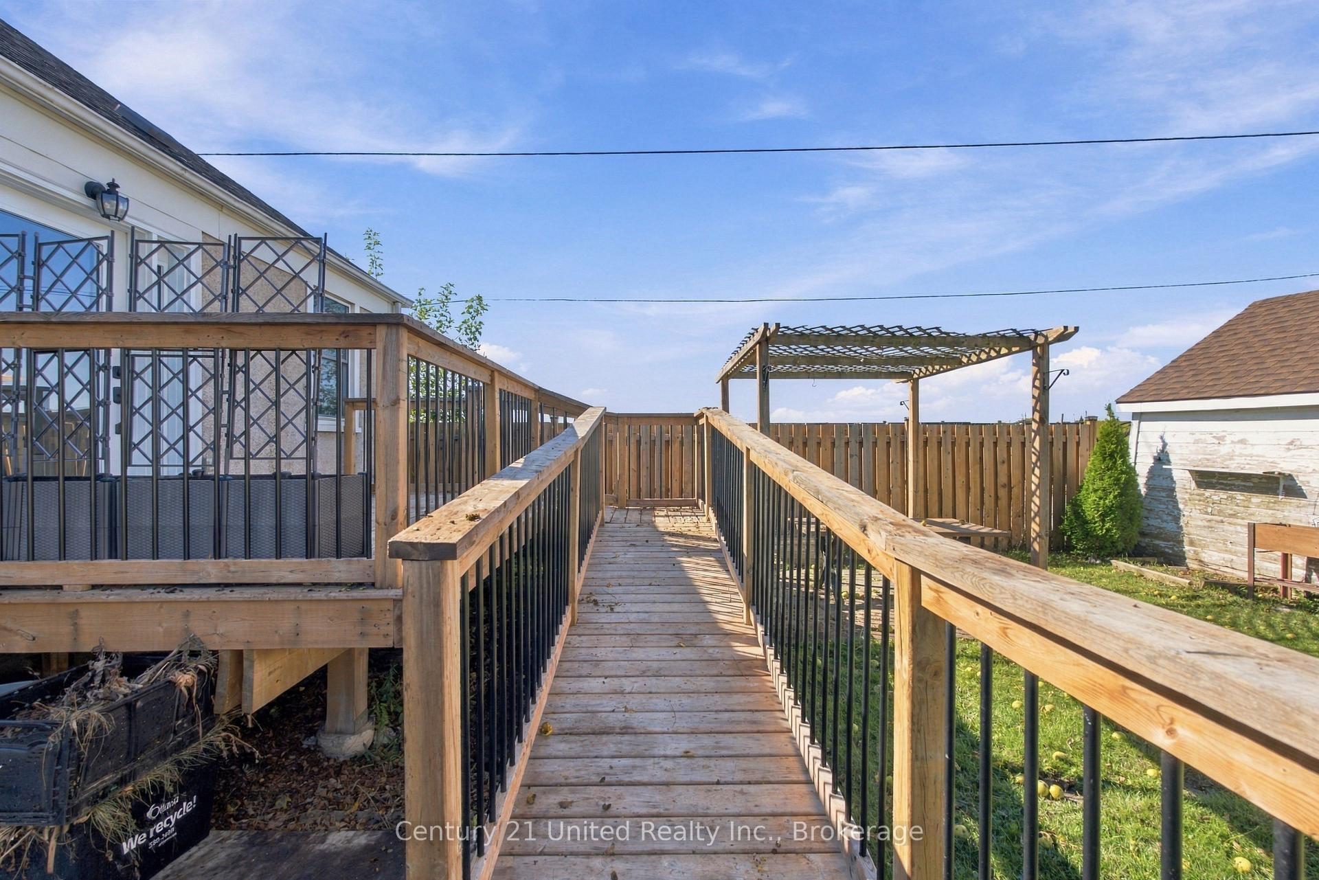 Photo 28 of 57 Sherwood Avenue, St. Catharines, Downtown — HOMEH