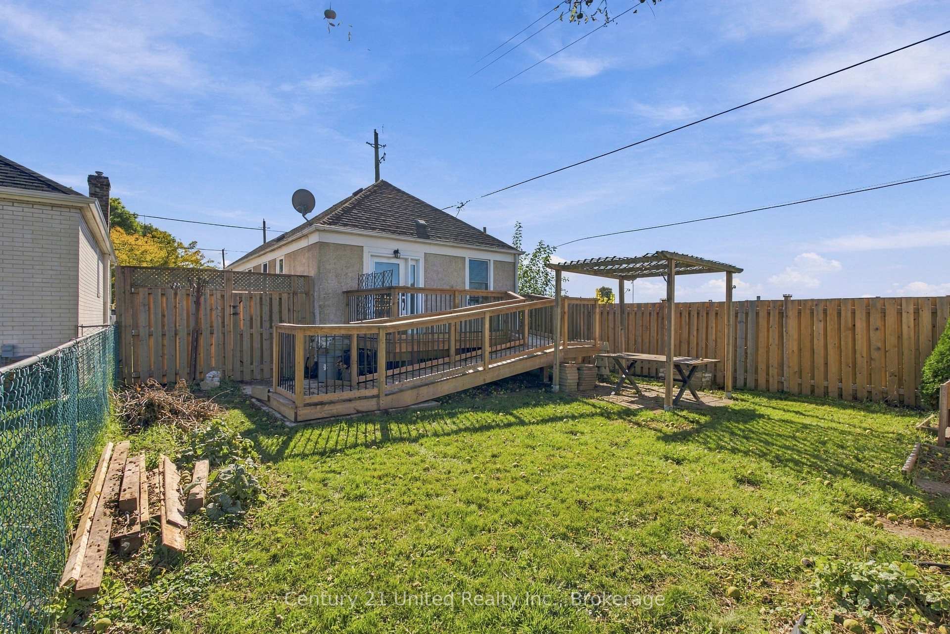 Photo 31 of 57 Sherwood Avenue, St. Catharines, Downtown — HOMEH