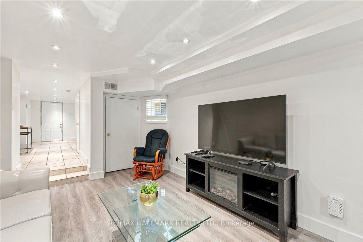 Photo 32 of 44 Baltic Avenue, Toronto, Danforth — HOMEH