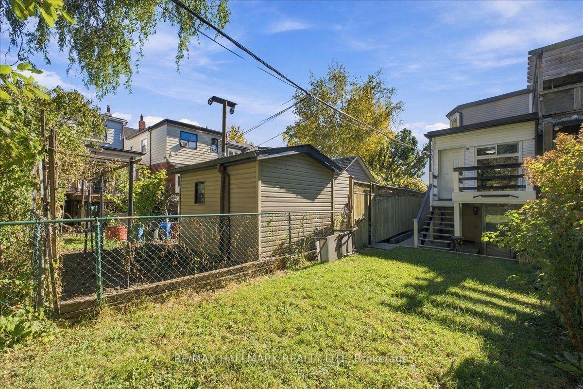 Photo 37 of 44 Baltic Avenue, Toronto, Danforth — HOMEH
