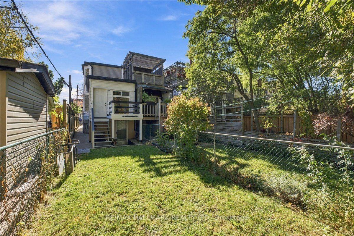 Photo 38 of 44 Baltic Avenue, Toronto, Danforth — HOMEH