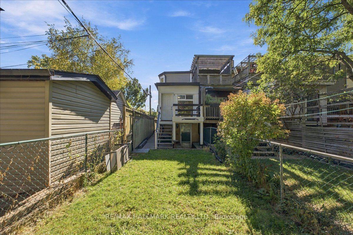 Photo 39 of 44 Baltic Avenue, Toronto, Danforth — HOMEH
