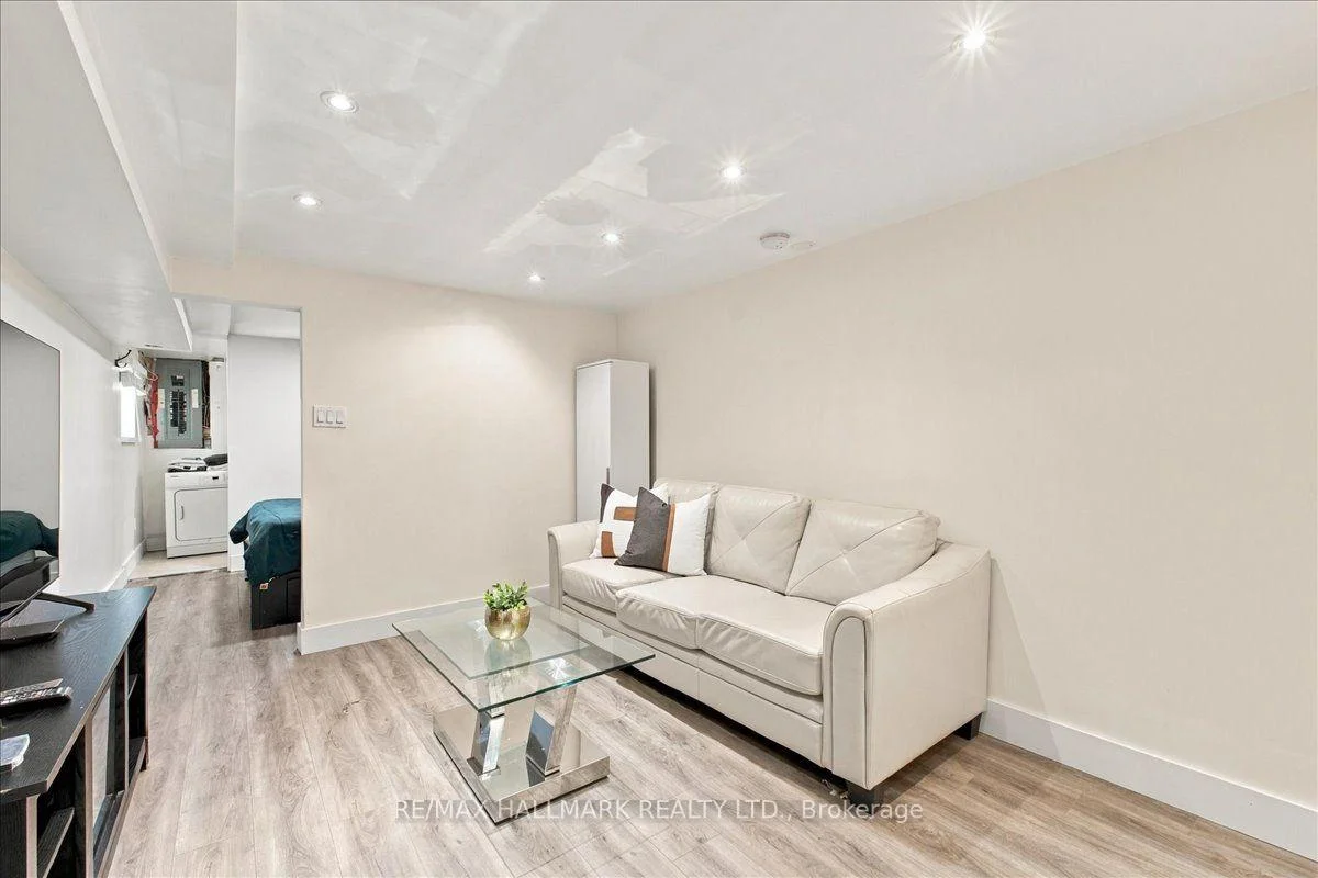 Photo 30 of 44 Baltic Avenue, Toronto, Danforth — HOMEH