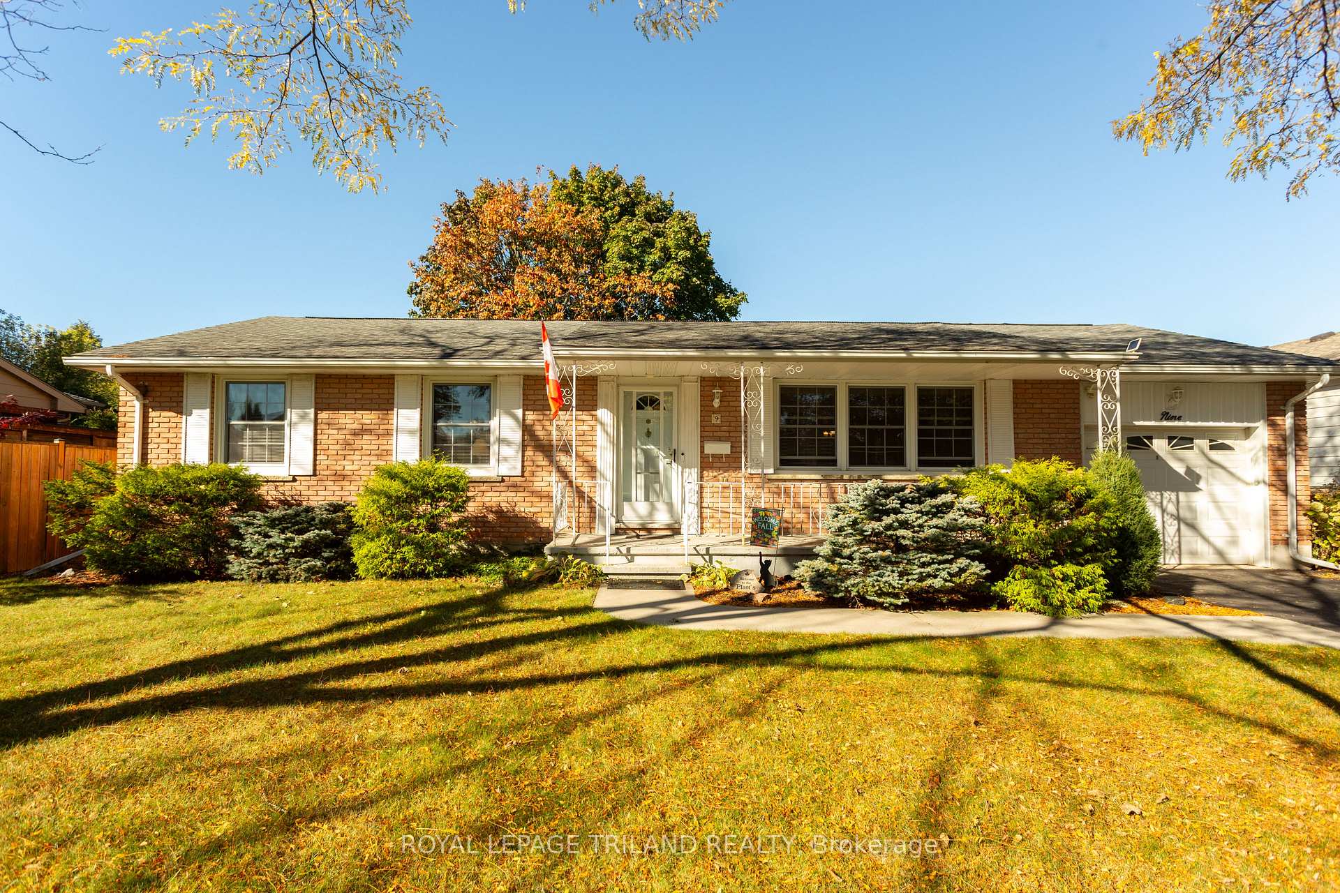 Photo 2 of 9 Butler Drive, St. Thomas — HOMEH