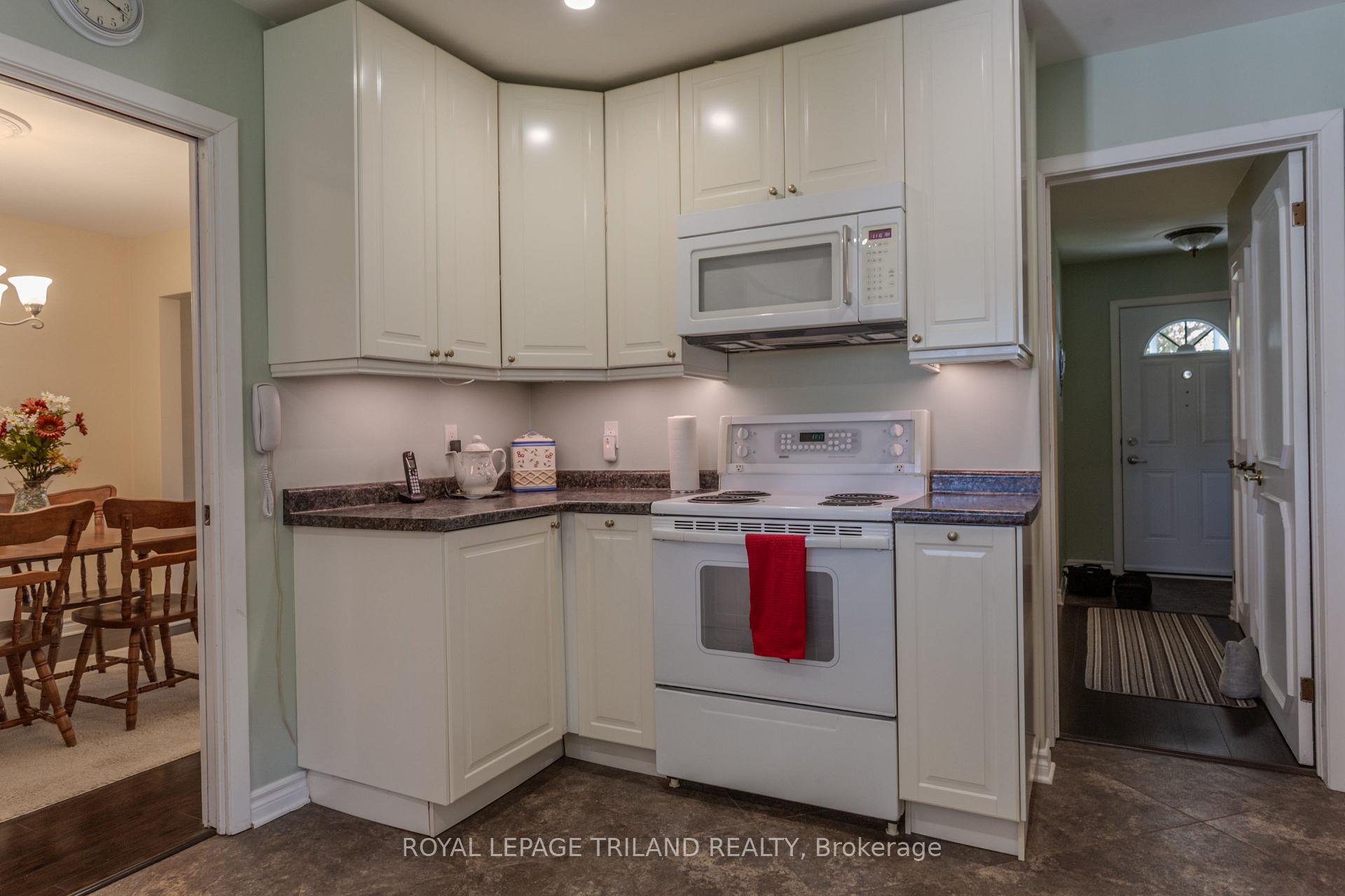 Photo 8 of 9 Butler Drive, St. Thomas — HOMEH