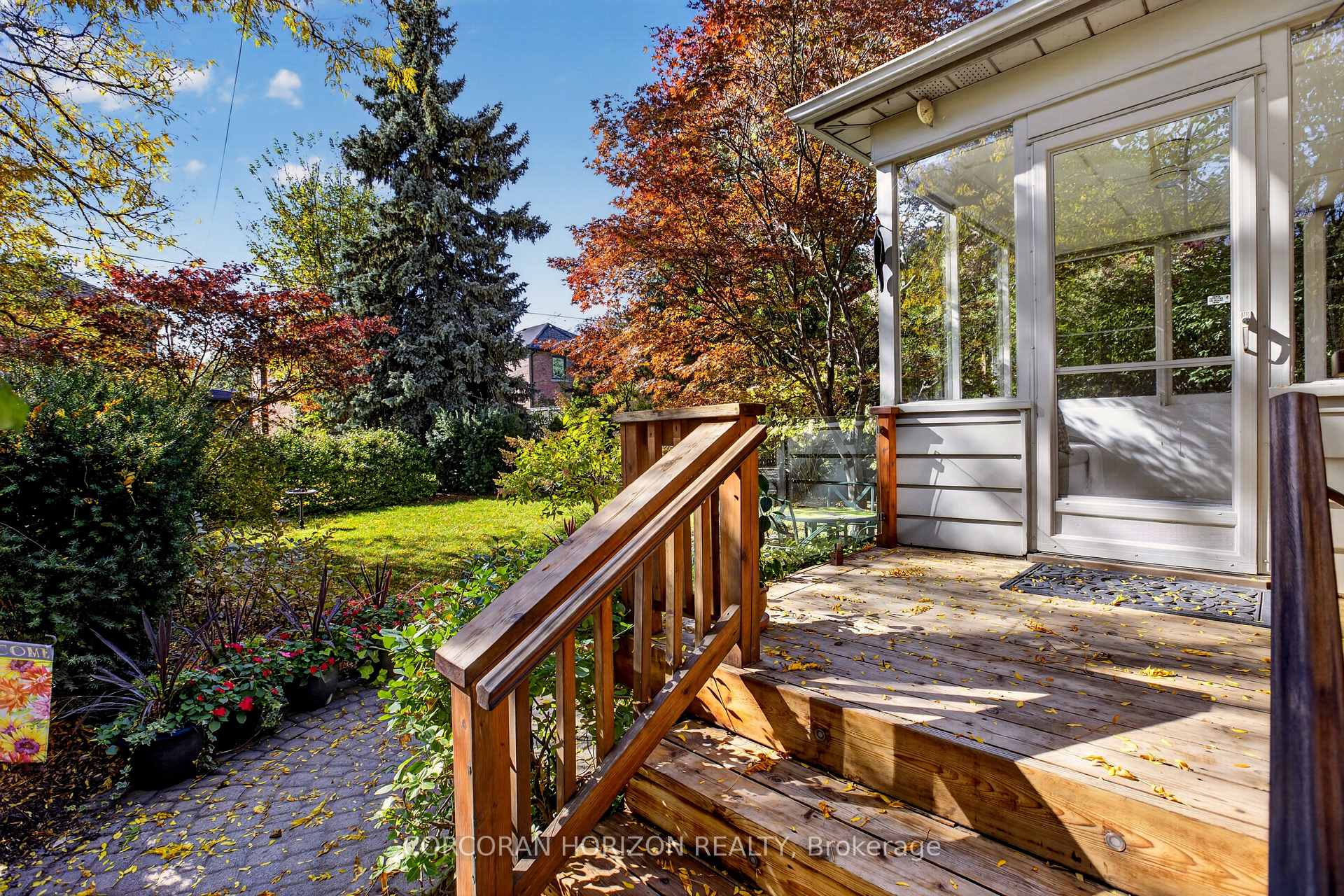 Photo 7 of 27 Armour Boulevard, Toronto, Bedford Park-Nortown — HOMEH