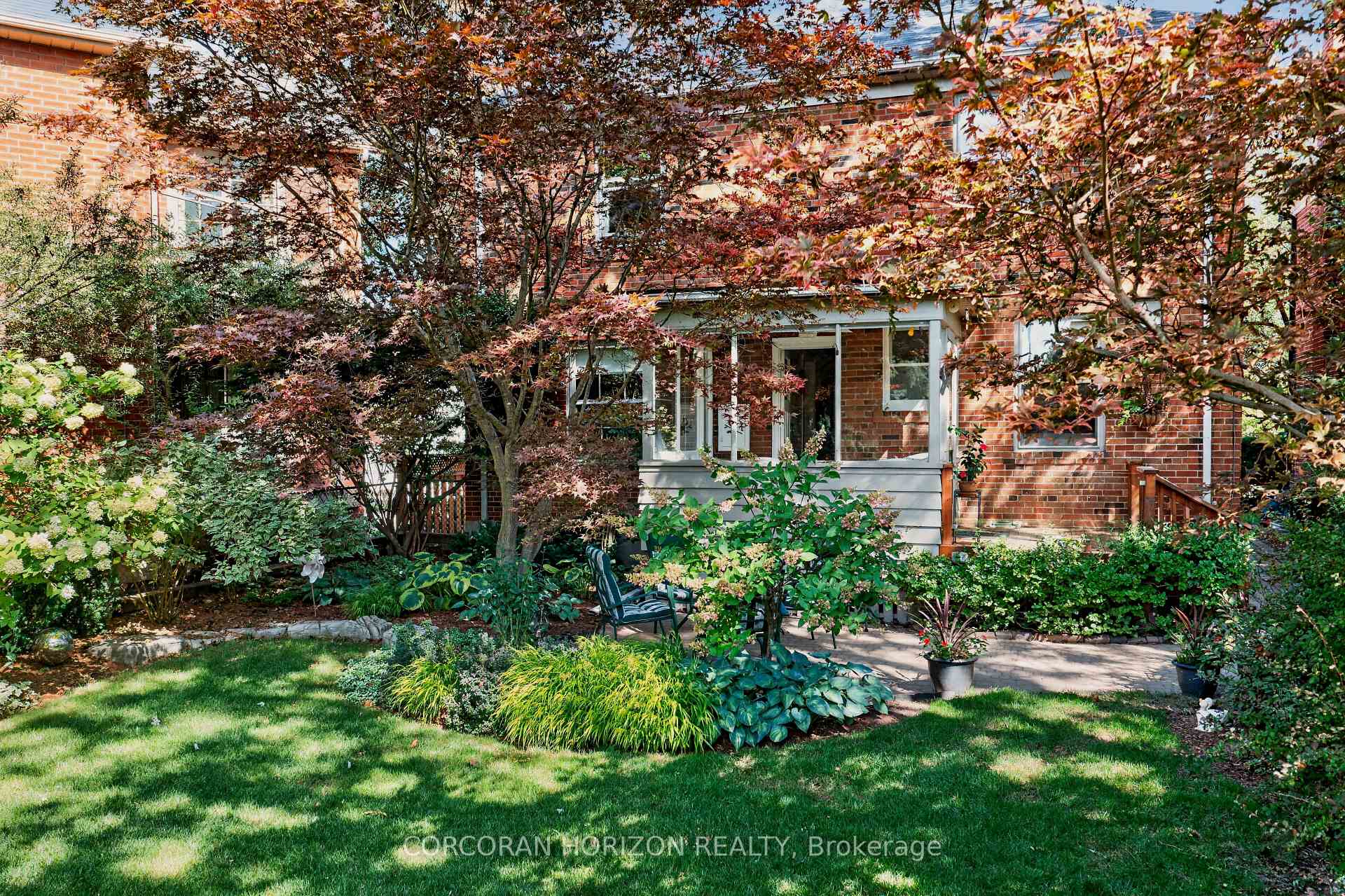 Photo 8 of 27 Armour Boulevard, Toronto, Bedford Park-Nortown — HOMEH