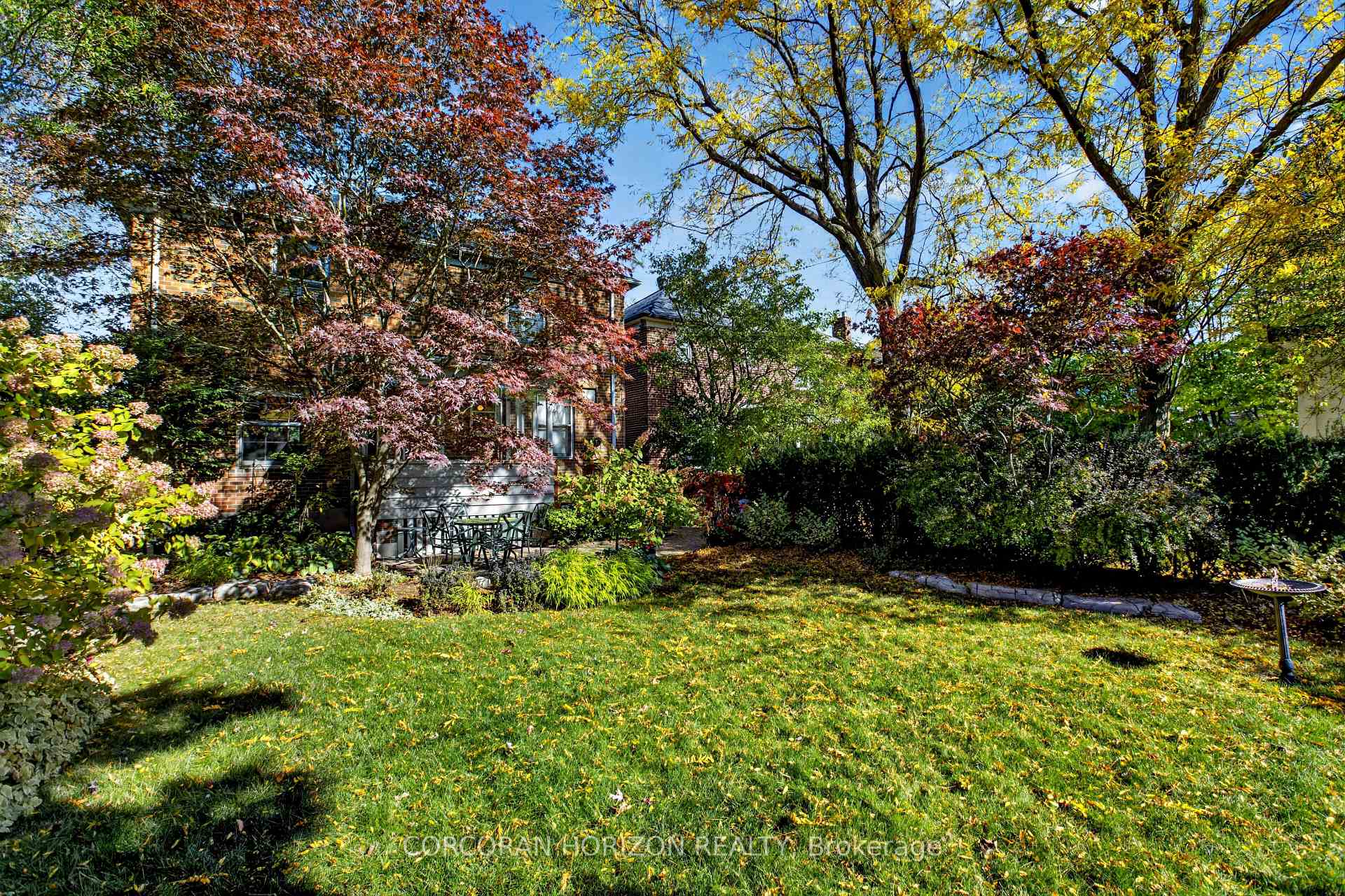 Photo 9 of 27 Armour Boulevard, Toronto, Bedford Park-Nortown — HOMEH