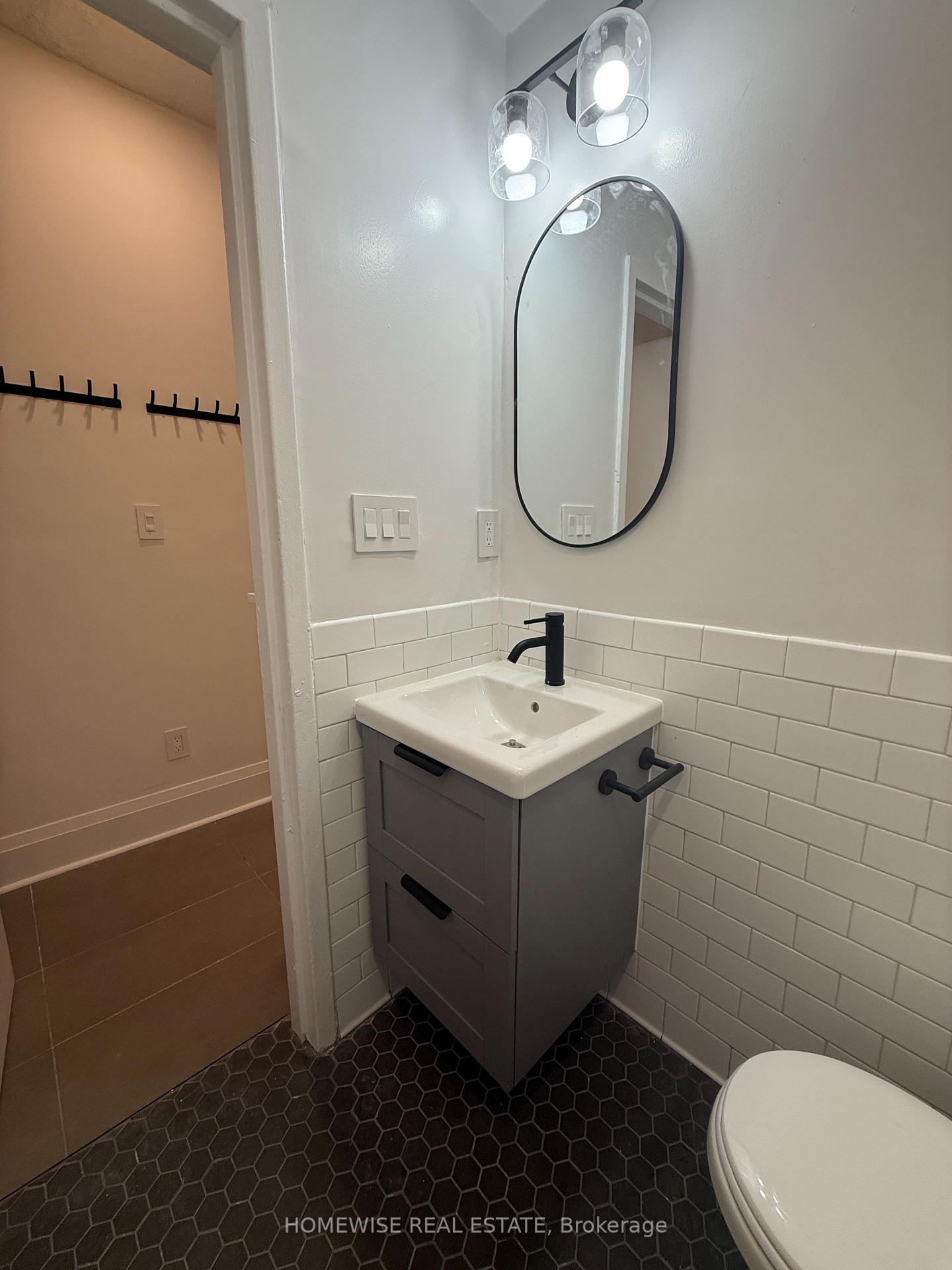 Photo 5 of Unit 105, 1 Triller Avenue, Toronto, South Parkdale — HOMEH