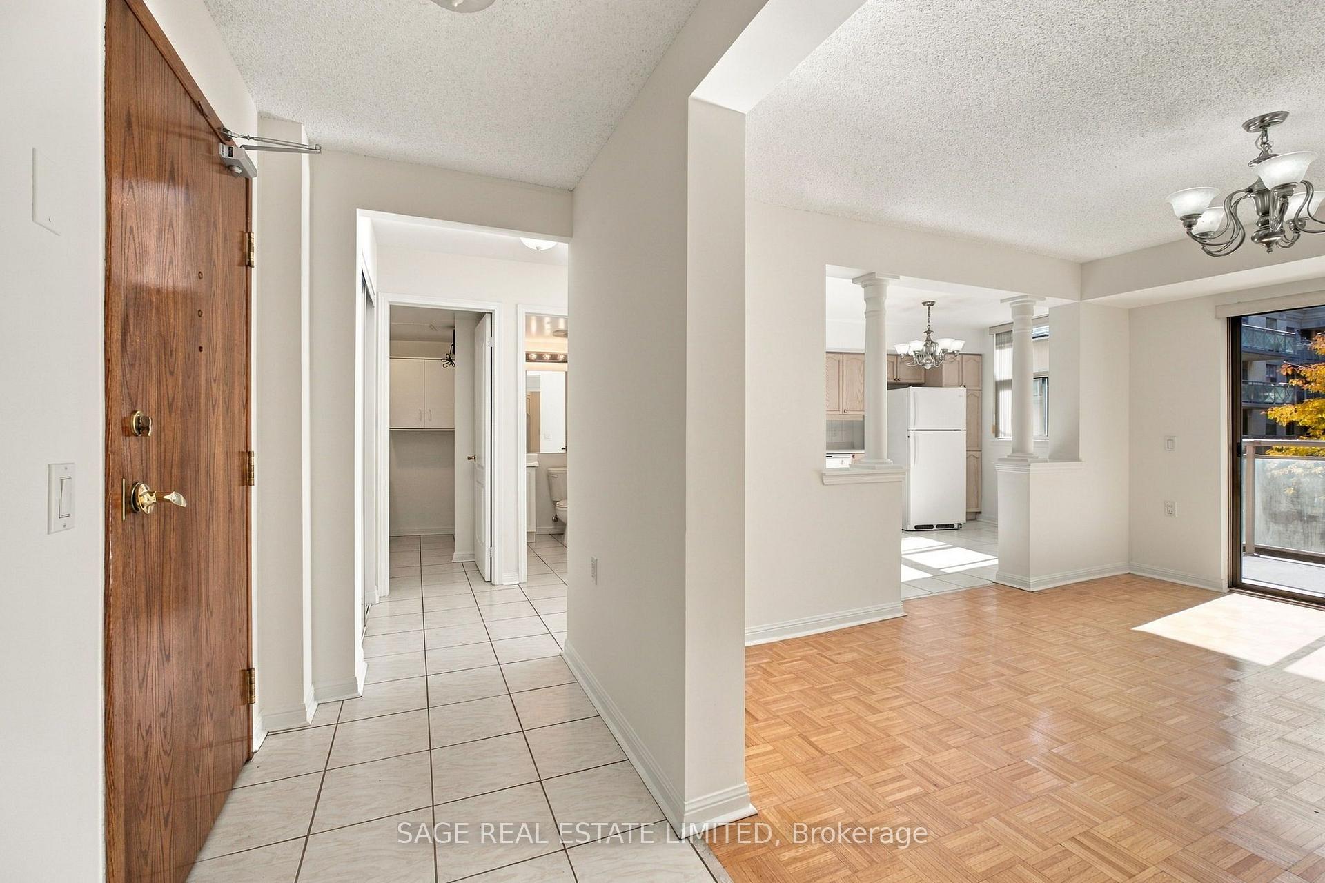 Photo 4 of Unit 309, 2502 Rutherford Road, Vaughan, Maple — HOMEH