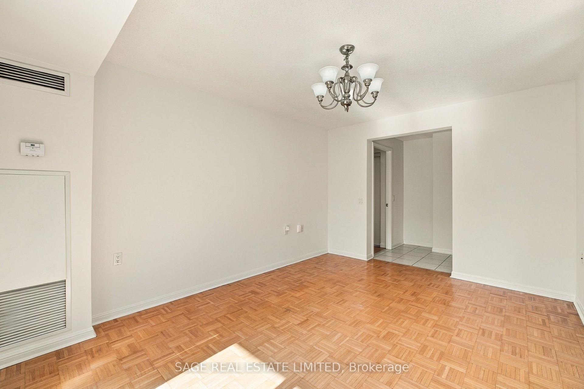 Photo 6 of Unit 309, 2502 Rutherford Road, Vaughan, Maple — HOMEH