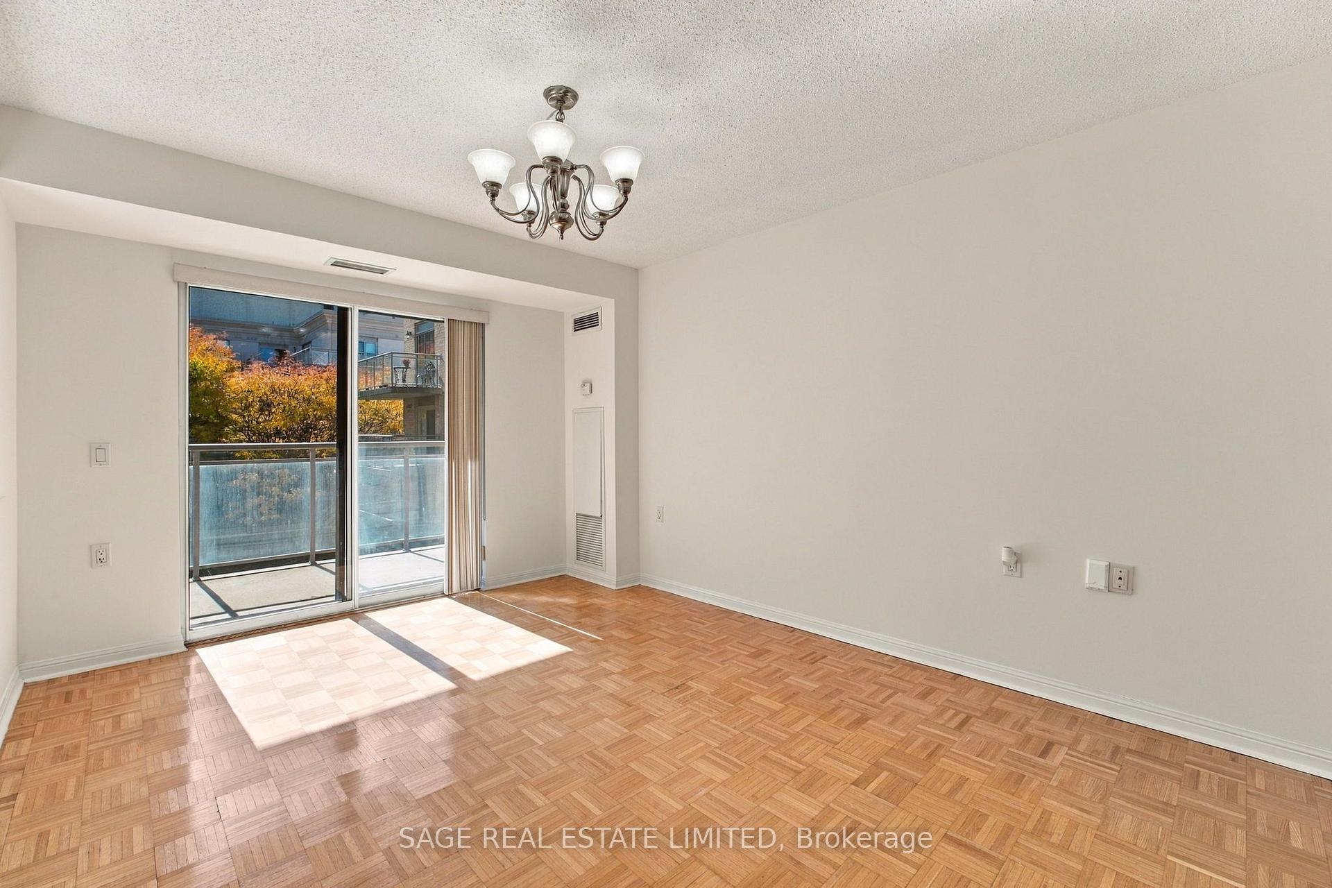 Photo 7 of Unit 309, 2502 Rutherford Road, Vaughan, Maple — HOMEH