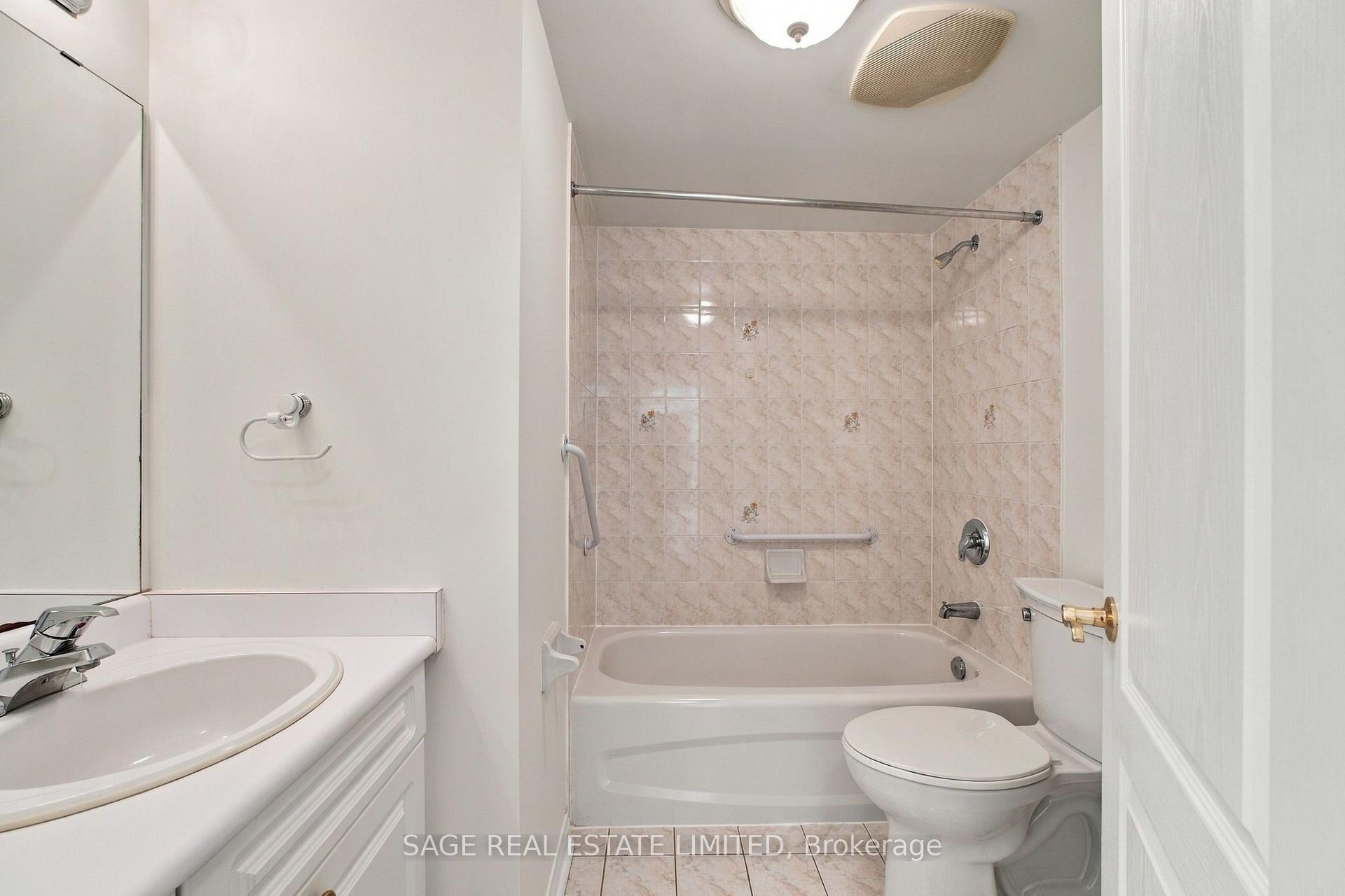 Photo 17 of Unit 309, 2502 Rutherford Road, Vaughan, Maple — HOMEH