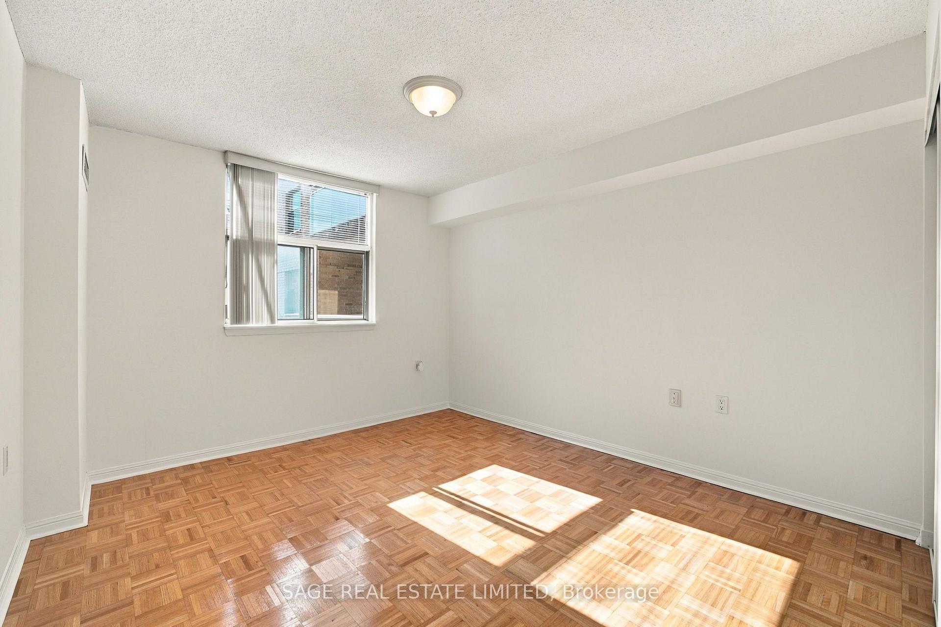 Photo 18 of Unit 309, 2502 Rutherford Road, Vaughan, Maple — HOMEH