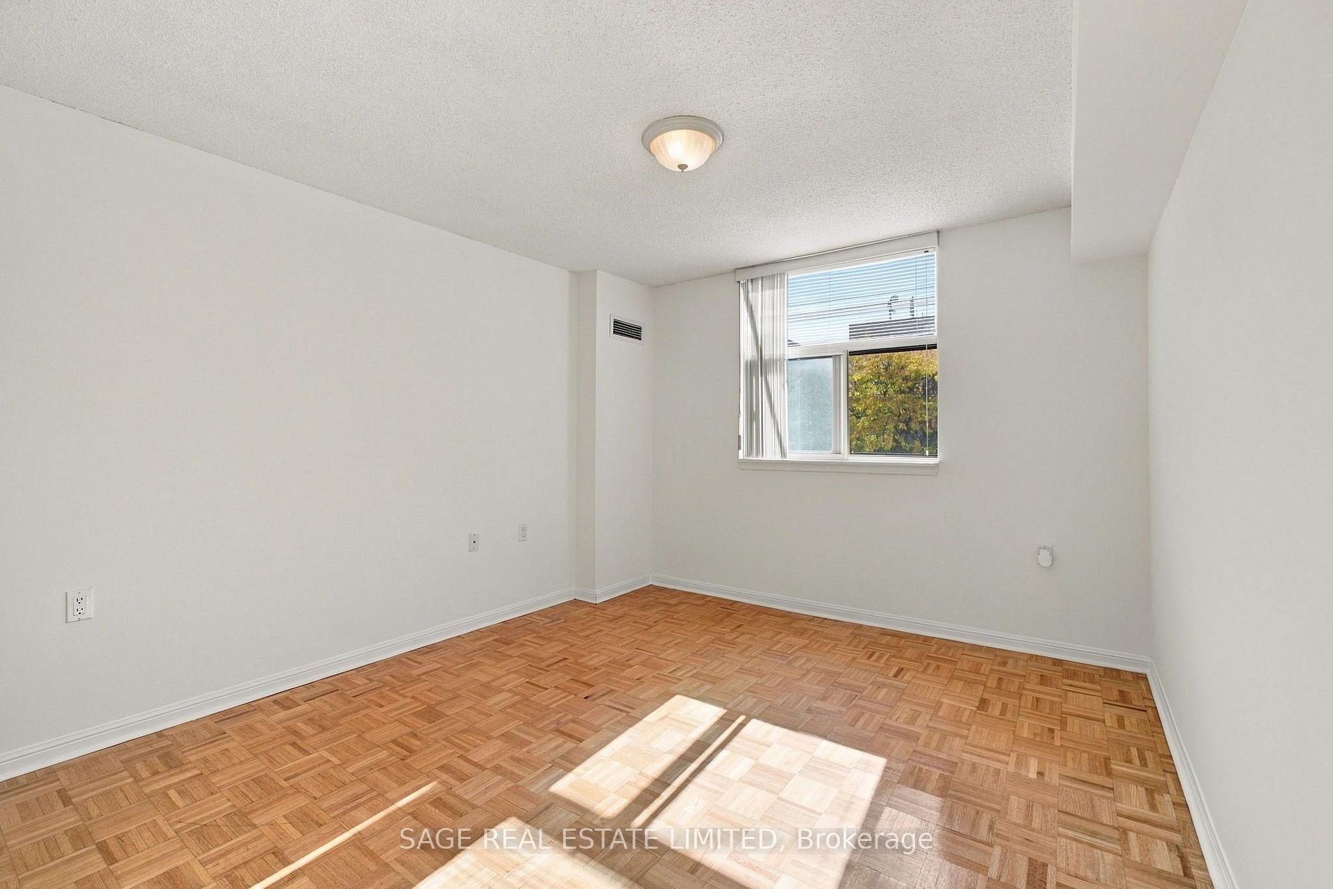 Photo 20 of Unit 309, 2502 Rutherford Road, Vaughan, Maple — HOMEH