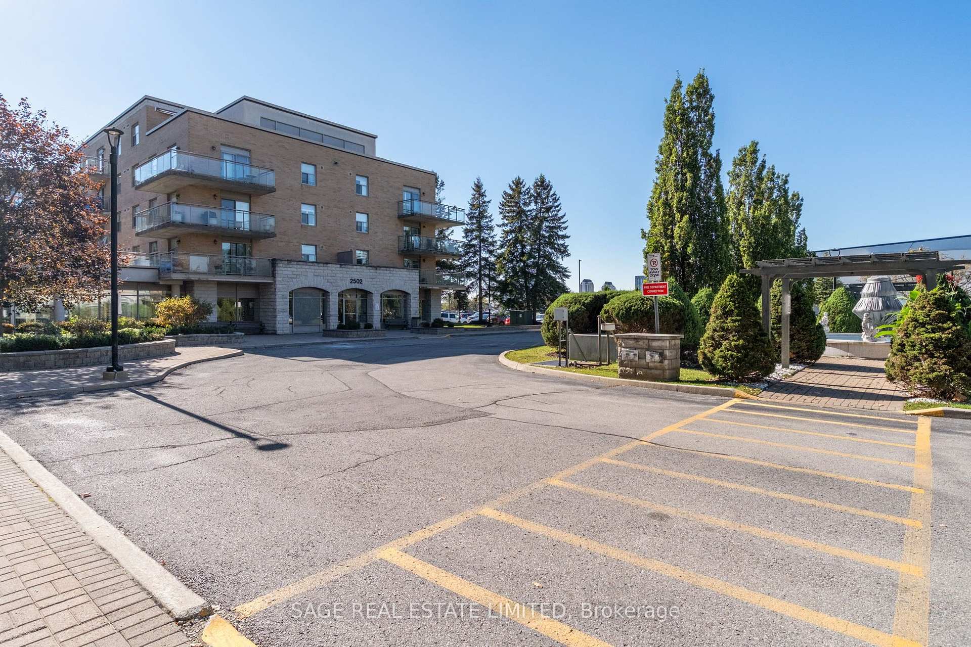 Photo 32 of Unit 309, 2502 Rutherford Road, Vaughan, Maple — HOMEH