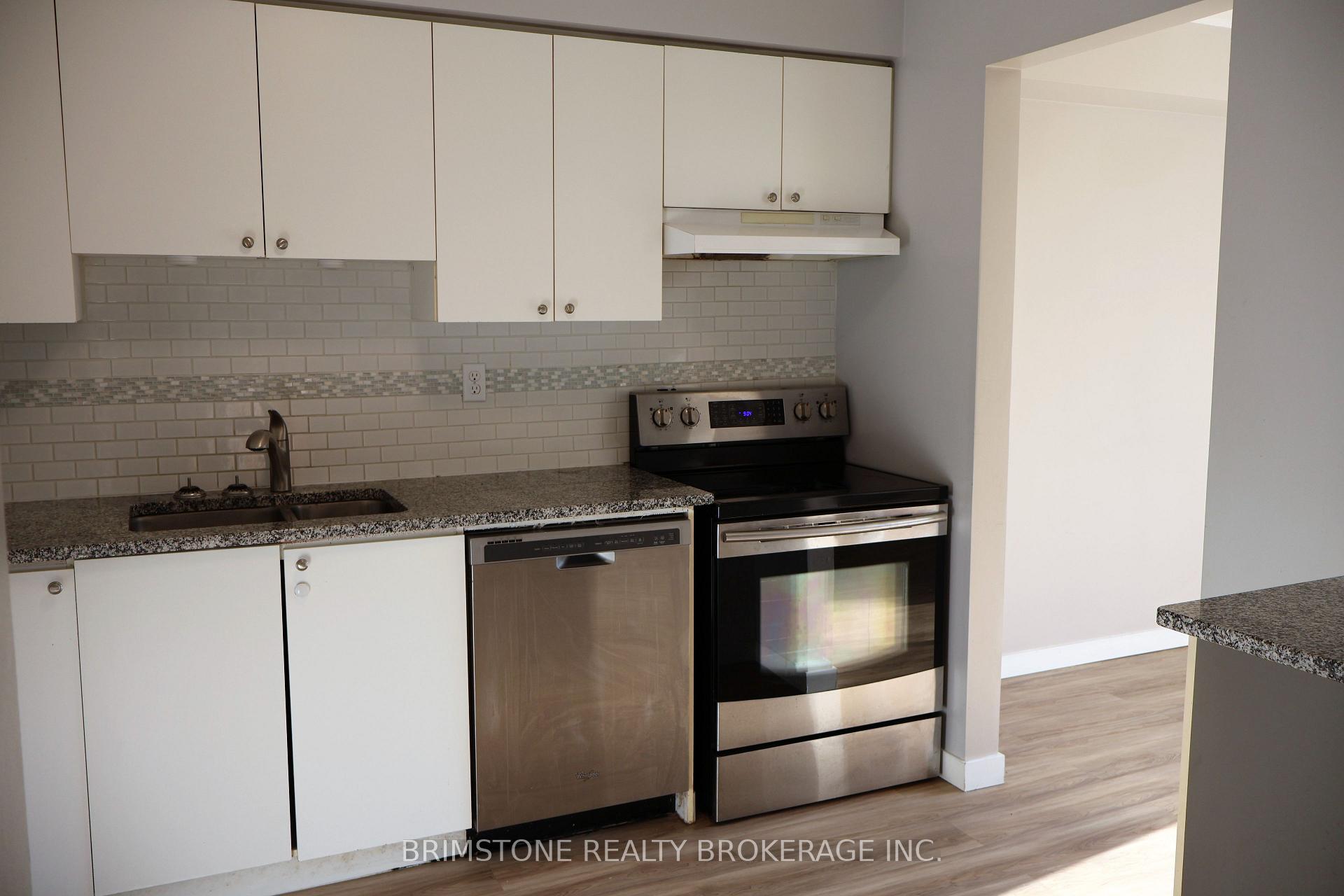 Photo 7 of 204 Pickett Crescent, Barrie, Painswick North — HOMEH
