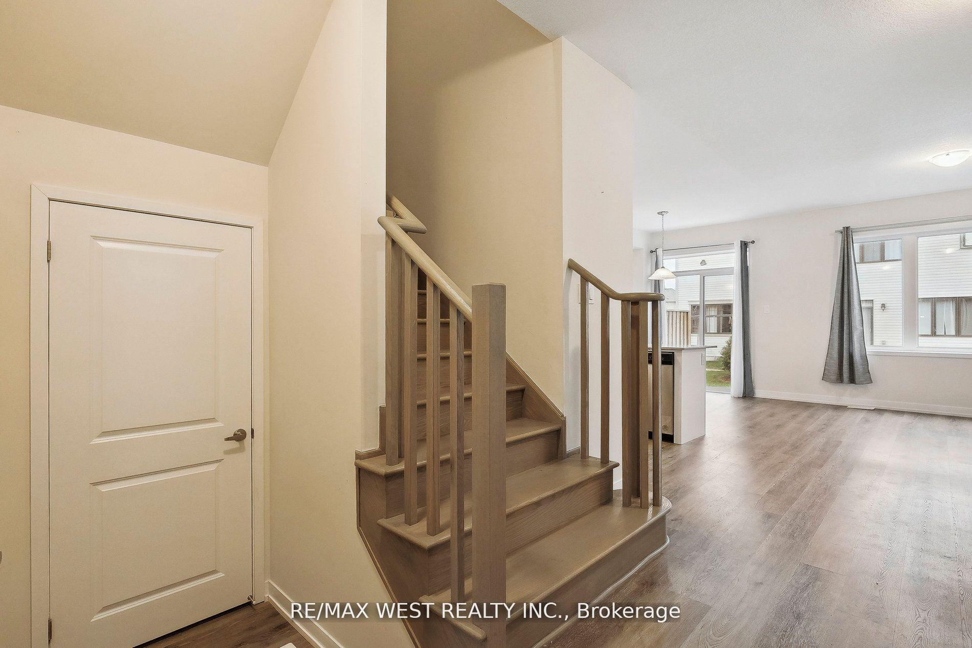 Photo 8 of Unit 37, 7789 Kalar Road, Niagara Falls, Brown — HOMEH