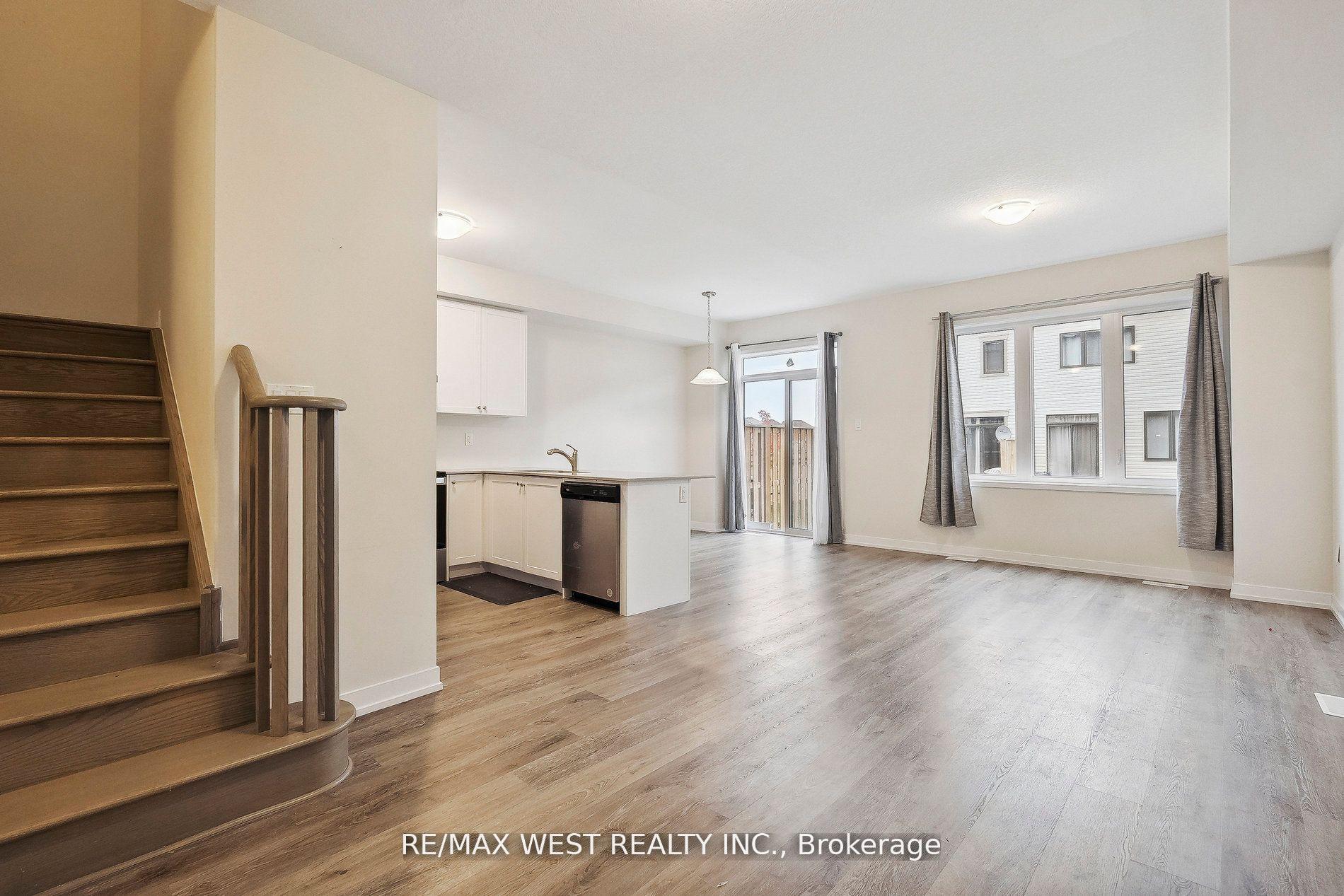 Photo 10 of Unit 37, 7789 Kalar Road, Niagara Falls, Brown — HOMEH