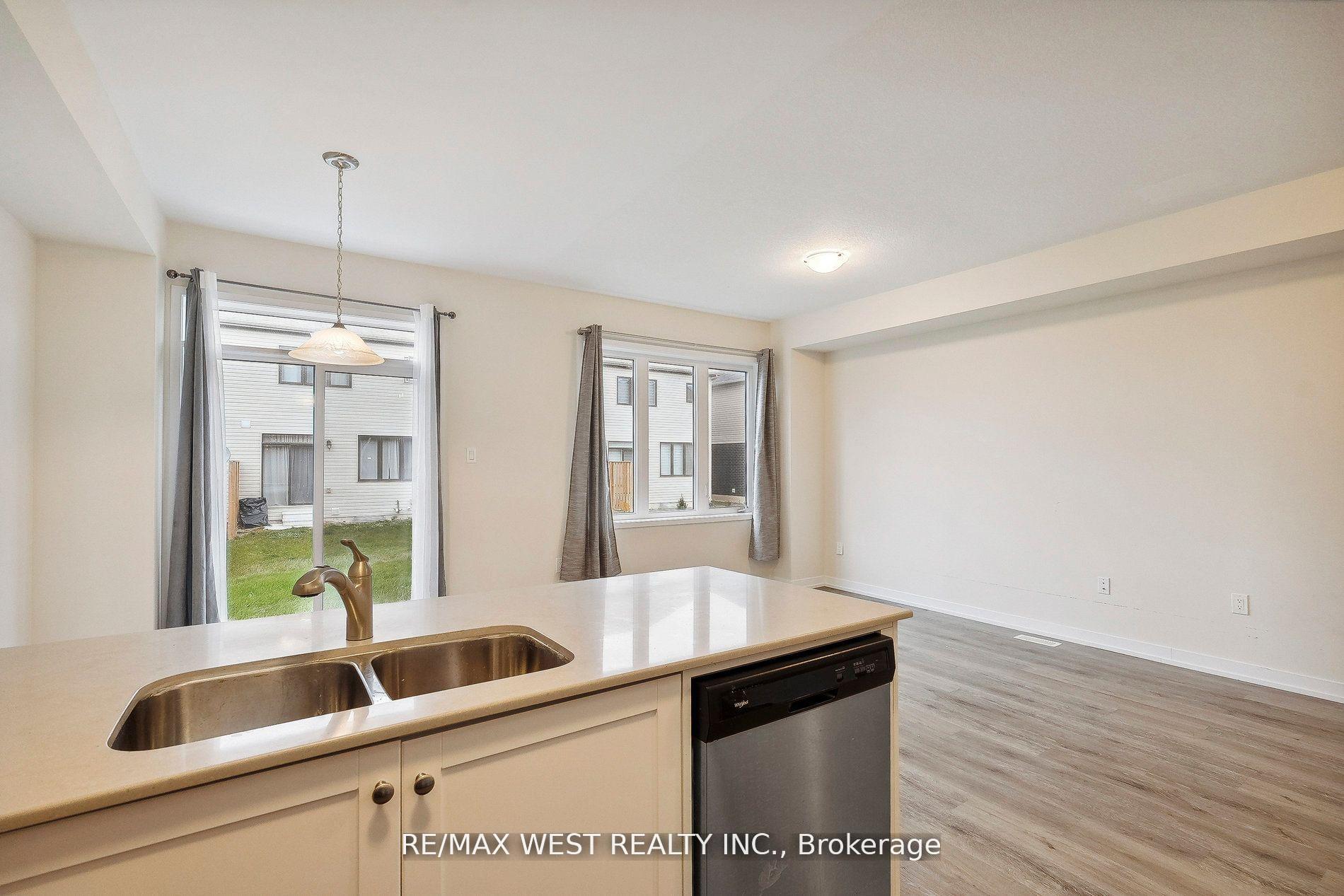 Photo 14 of Unit 37, 7789 Kalar Road, Niagara Falls, Brown — HOMEH