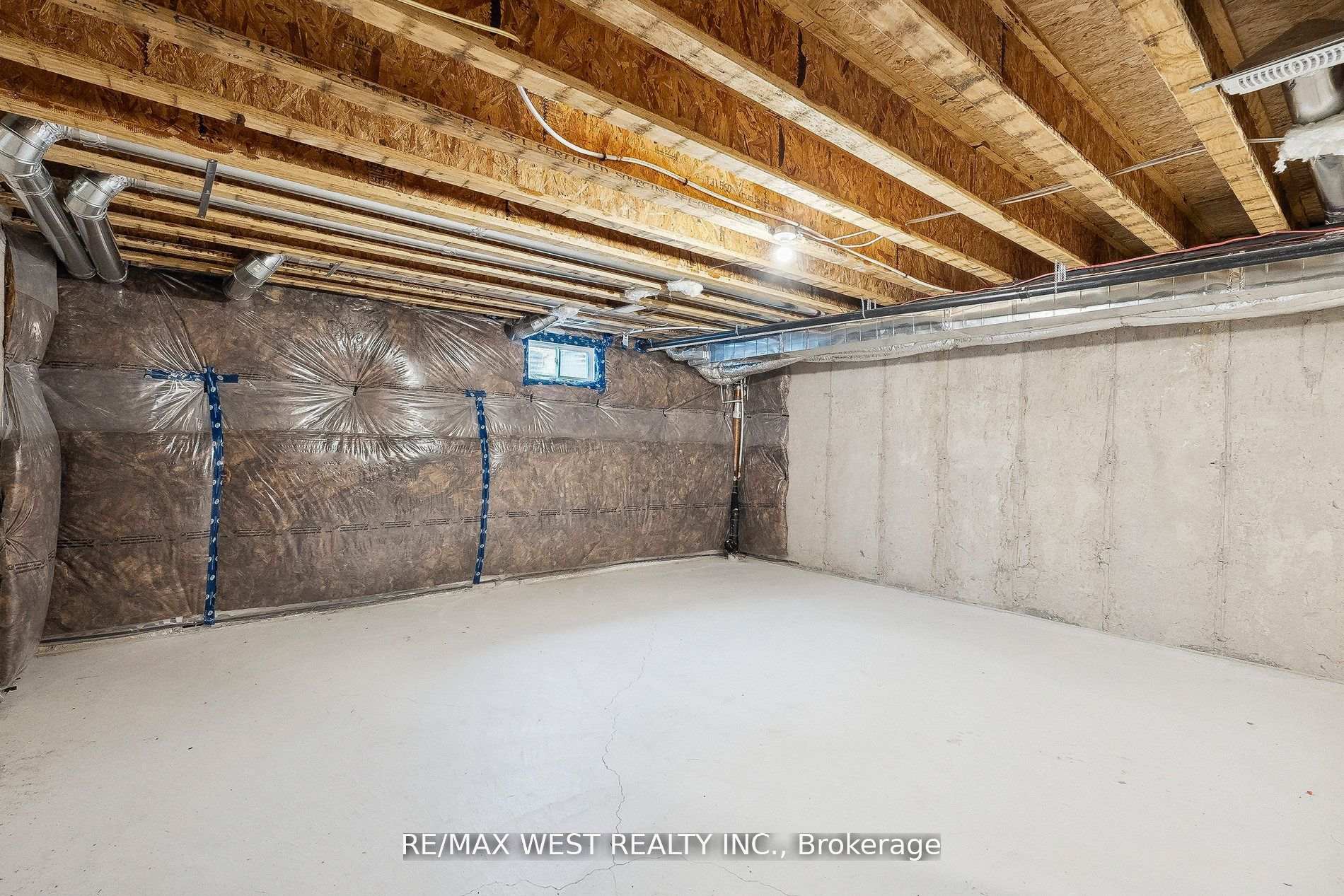 Photo 36 of Unit 37, 7789 Kalar Road, Niagara Falls, Brown — HOMEH