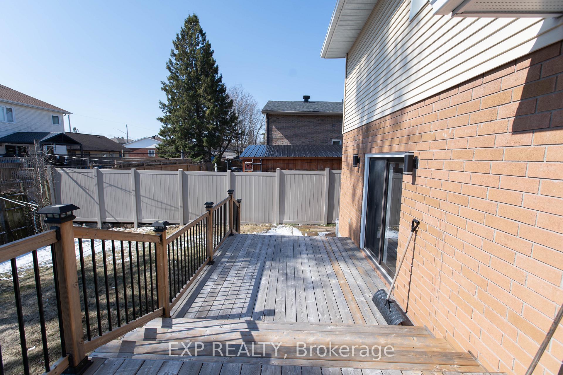 Photo 6 of 1534 Rosebella Avenue, Ottawa, Blossom Park/Kemp Park/Findlay Creek — HOMEH