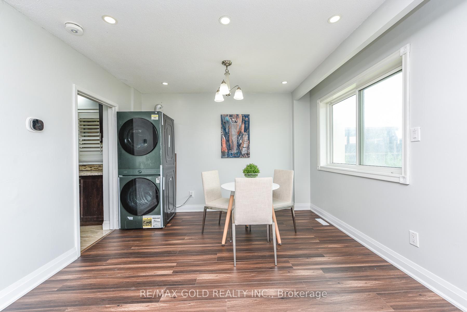 Photo 5 of 3773 Darla Drive, Mississauga, Malton — HOMEH