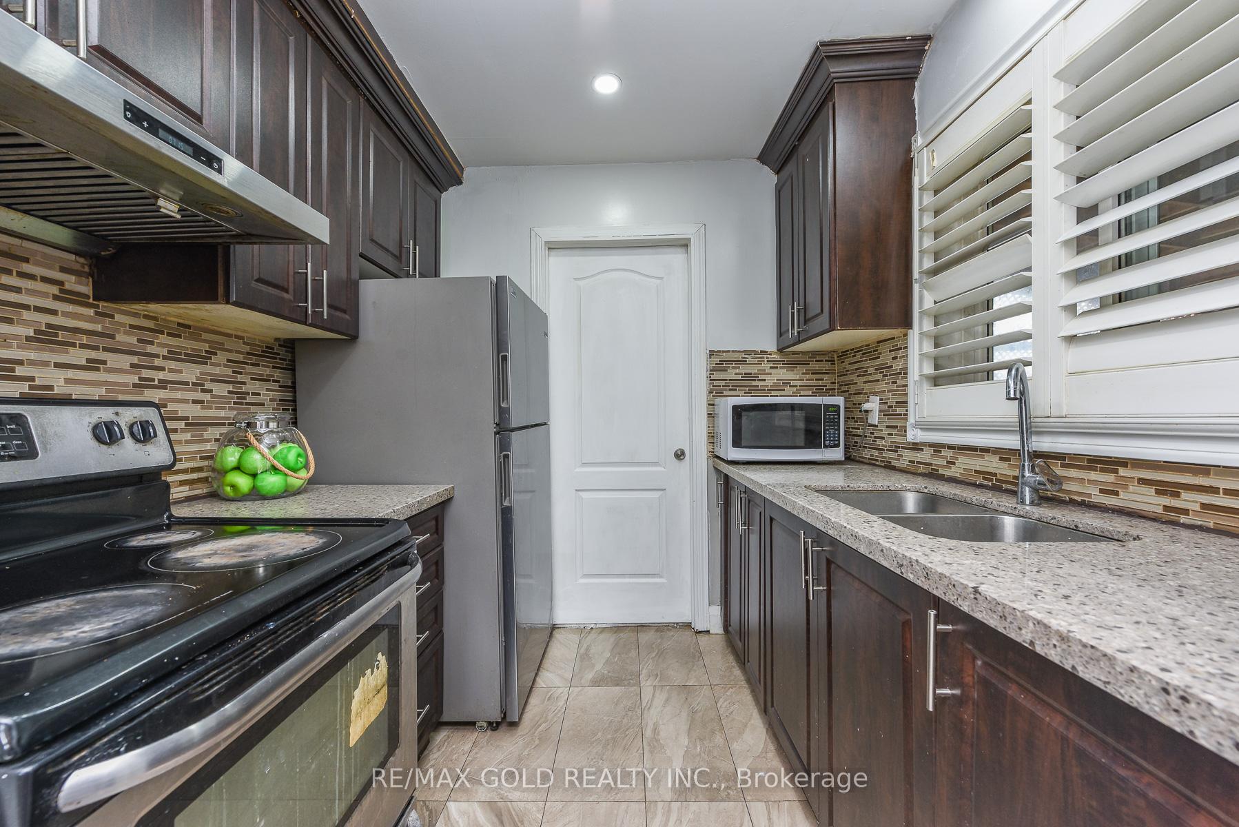 Photo 8 of 3773 Darla Drive, Mississauga, Malton — HOMEH