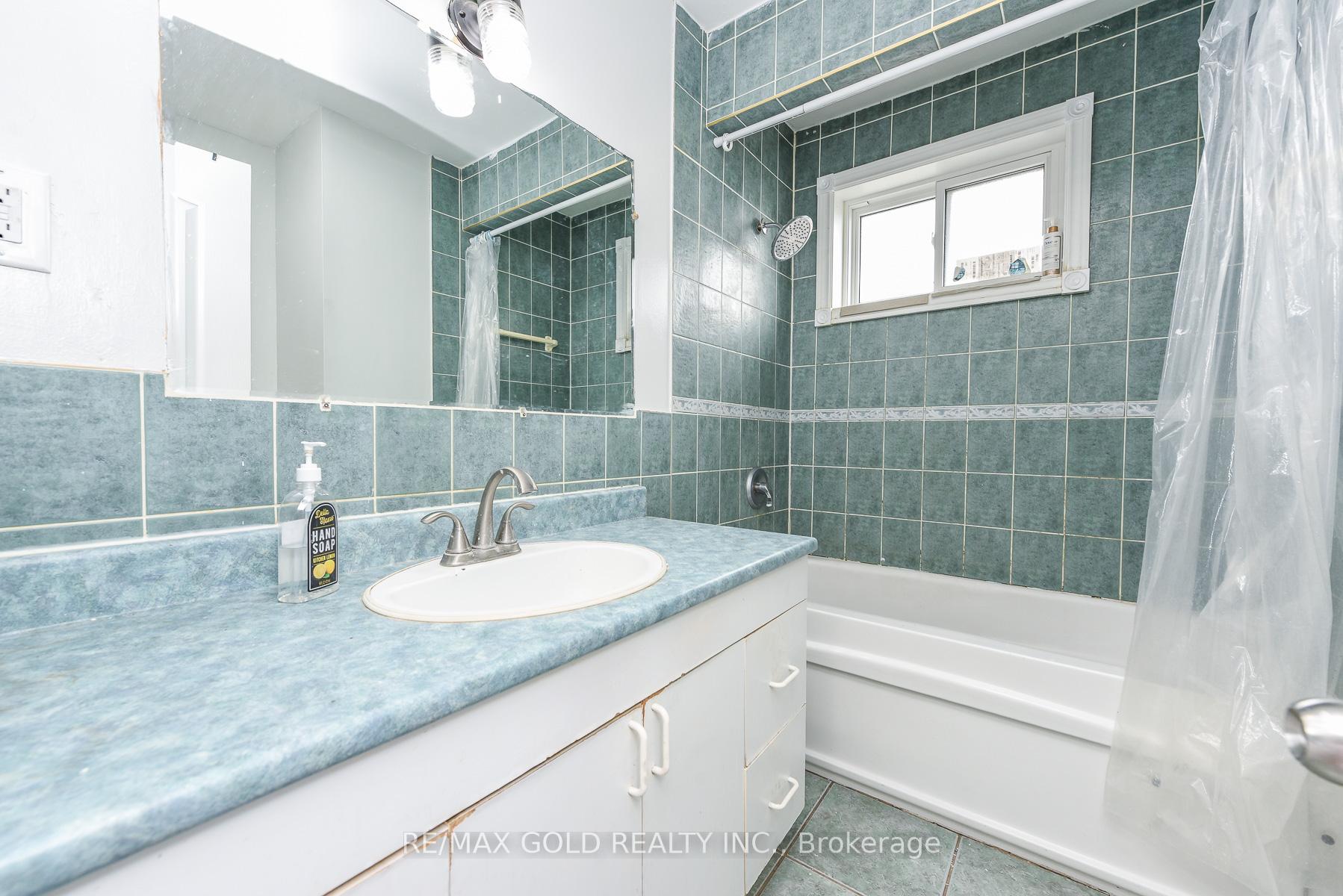 Photo 17 of 3773 Darla Drive, Mississauga, Malton — HOMEH