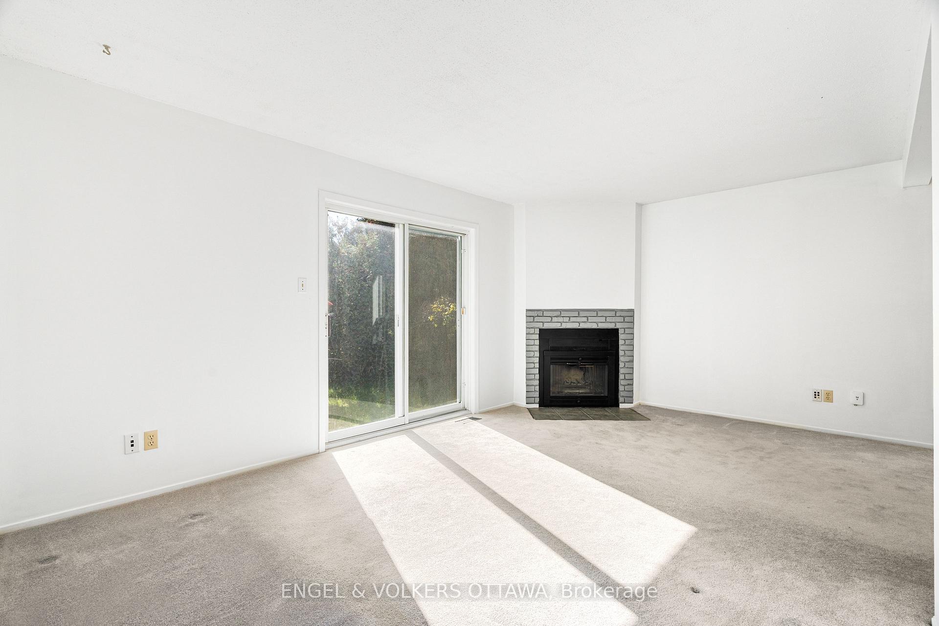 Photo 9 of 1379 Ambridge Way, Ottawa, Courtland Park — HOMEH