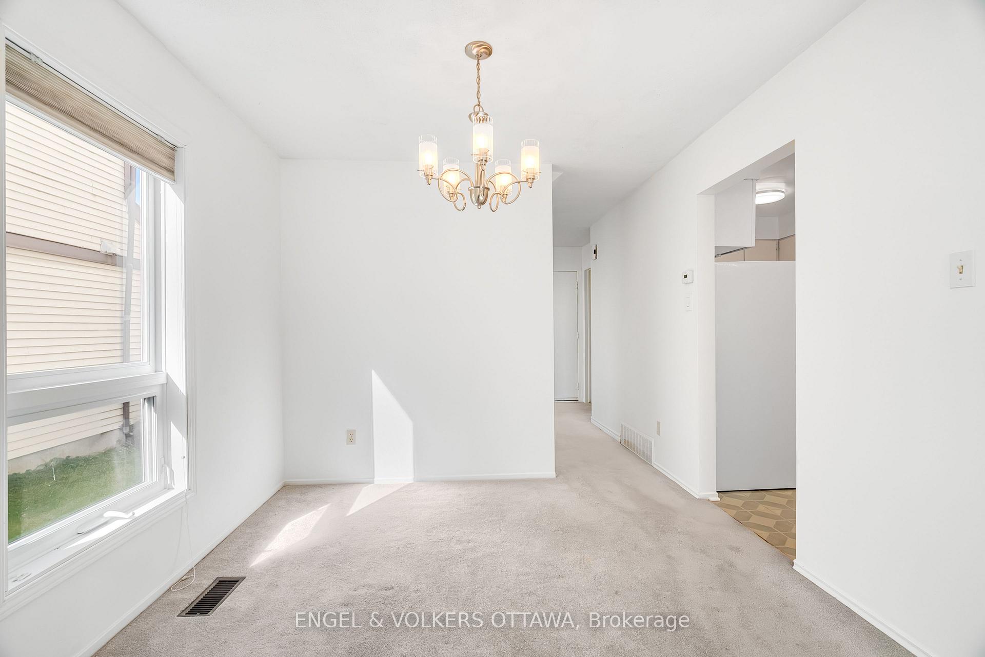 Photo 18 of 1379 Ambridge Way, Ottawa, Courtland Park — HOMEH