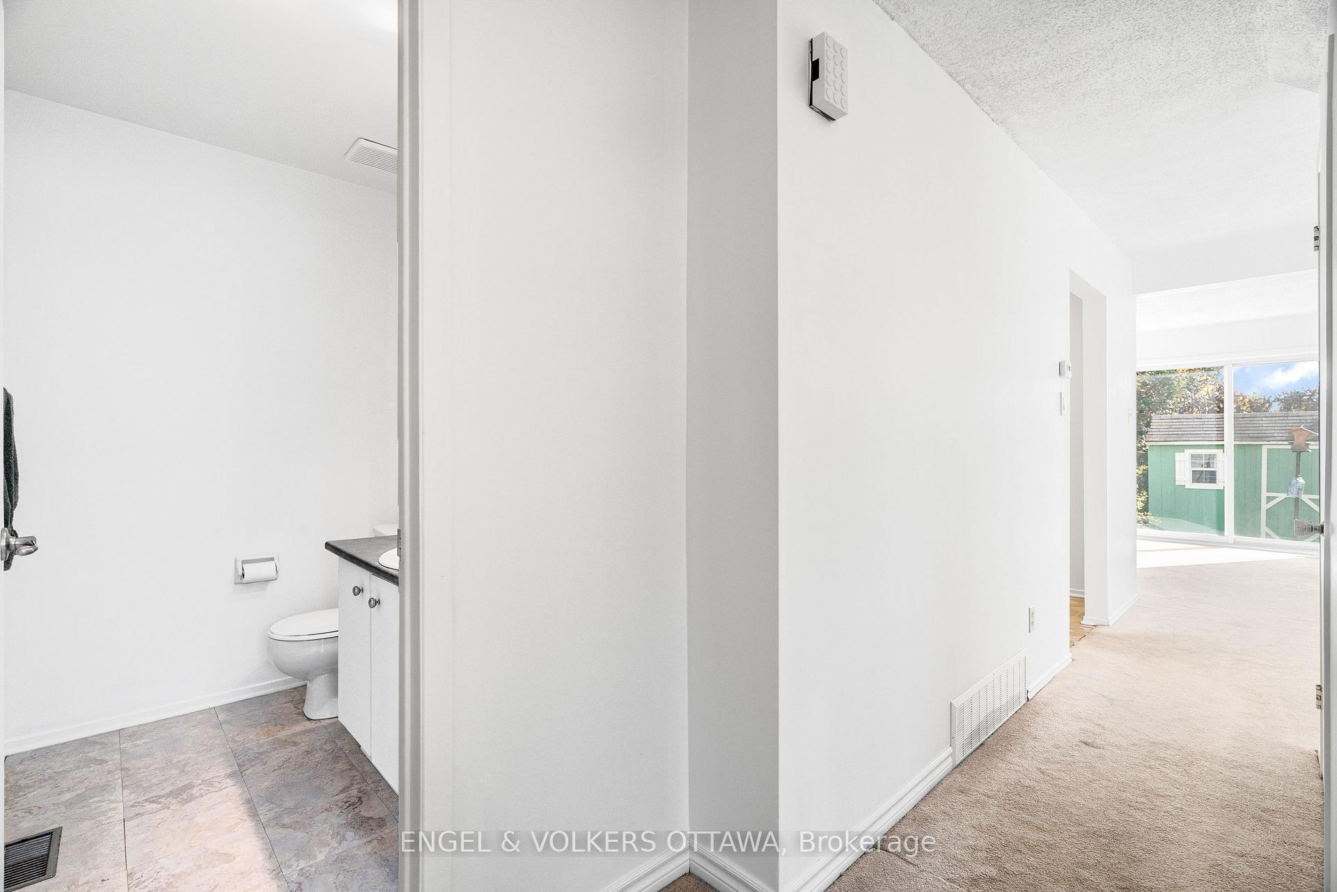 Photo 19 of 1379 Ambridge Way, Ottawa, Courtland Park — HOMEH
