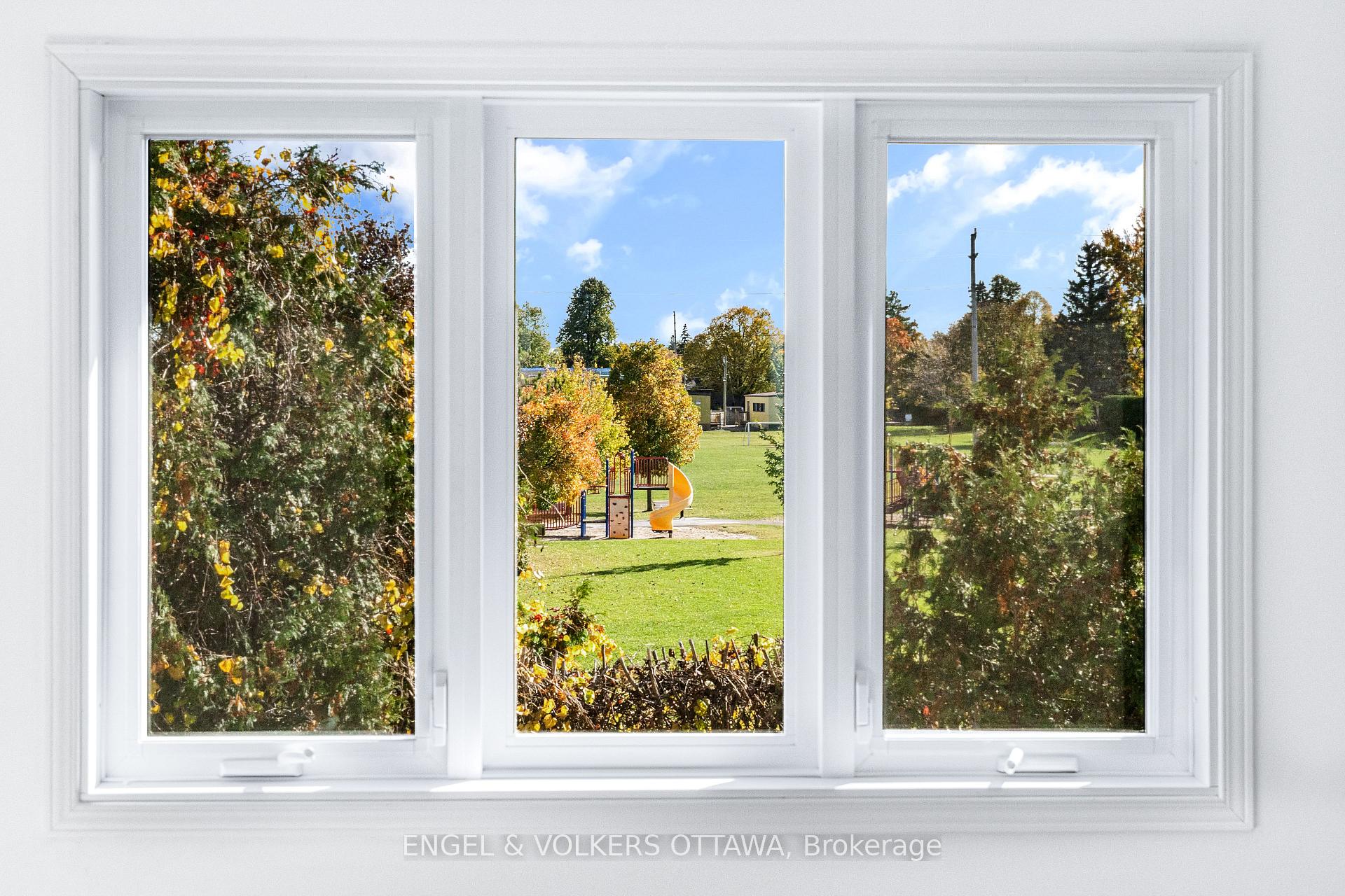 Photo 25 of 1379 Ambridge Way, Ottawa, Courtland Park — HOMEH