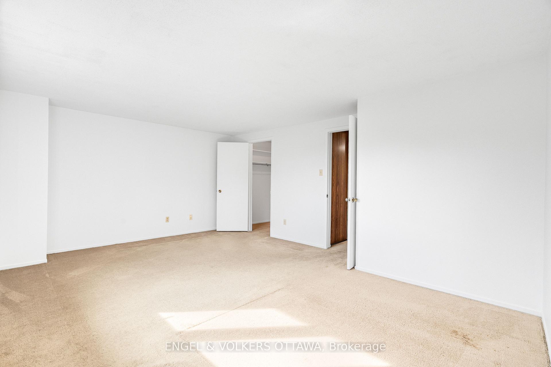 Photo 27 of 1379 Ambridge Way, Ottawa, Courtland Park — HOMEH
