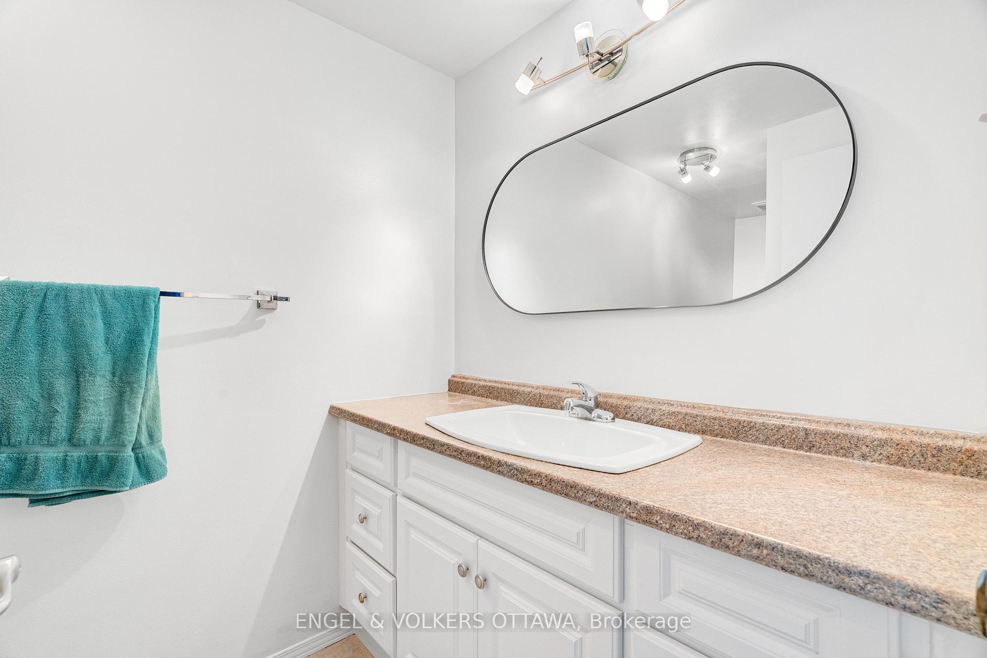 Photo 30 of 1379 Ambridge Way, Ottawa, Courtland Park — HOMEH