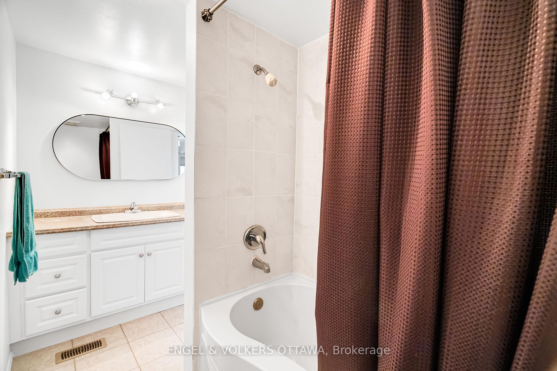 Photo 31 of 1379 Ambridge Way, Ottawa, Courtland Park — HOMEH