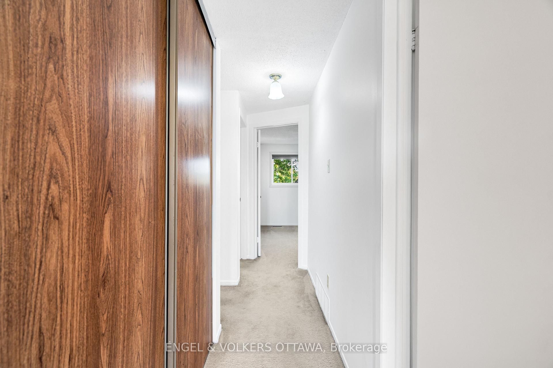 Photo 32 of 1379 Ambridge Way, Ottawa, Courtland Park — HOMEH