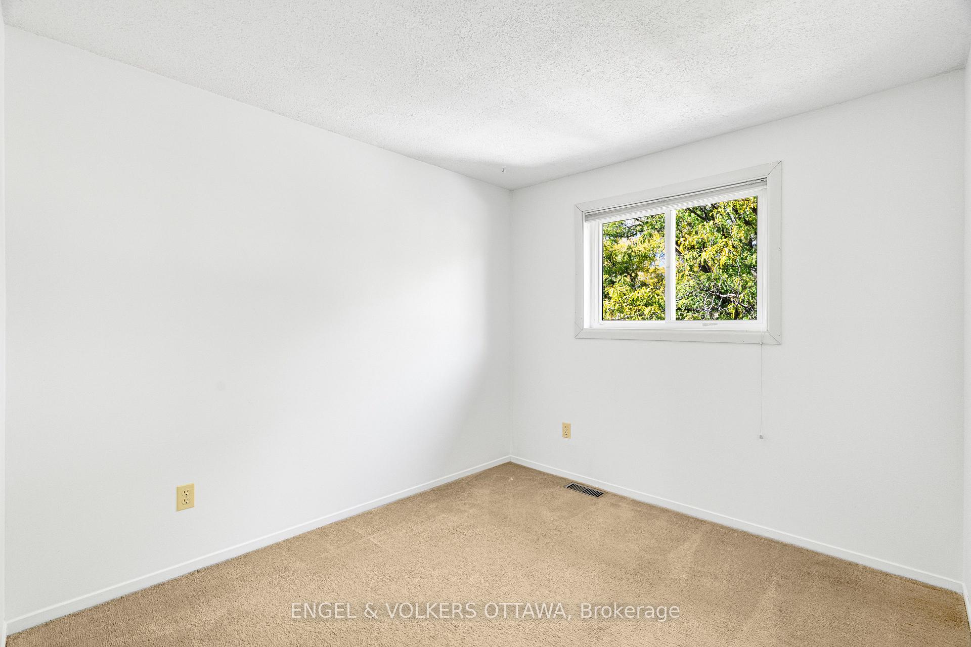 Photo 34 of 1379 Ambridge Way, Ottawa, Courtland Park — HOMEH