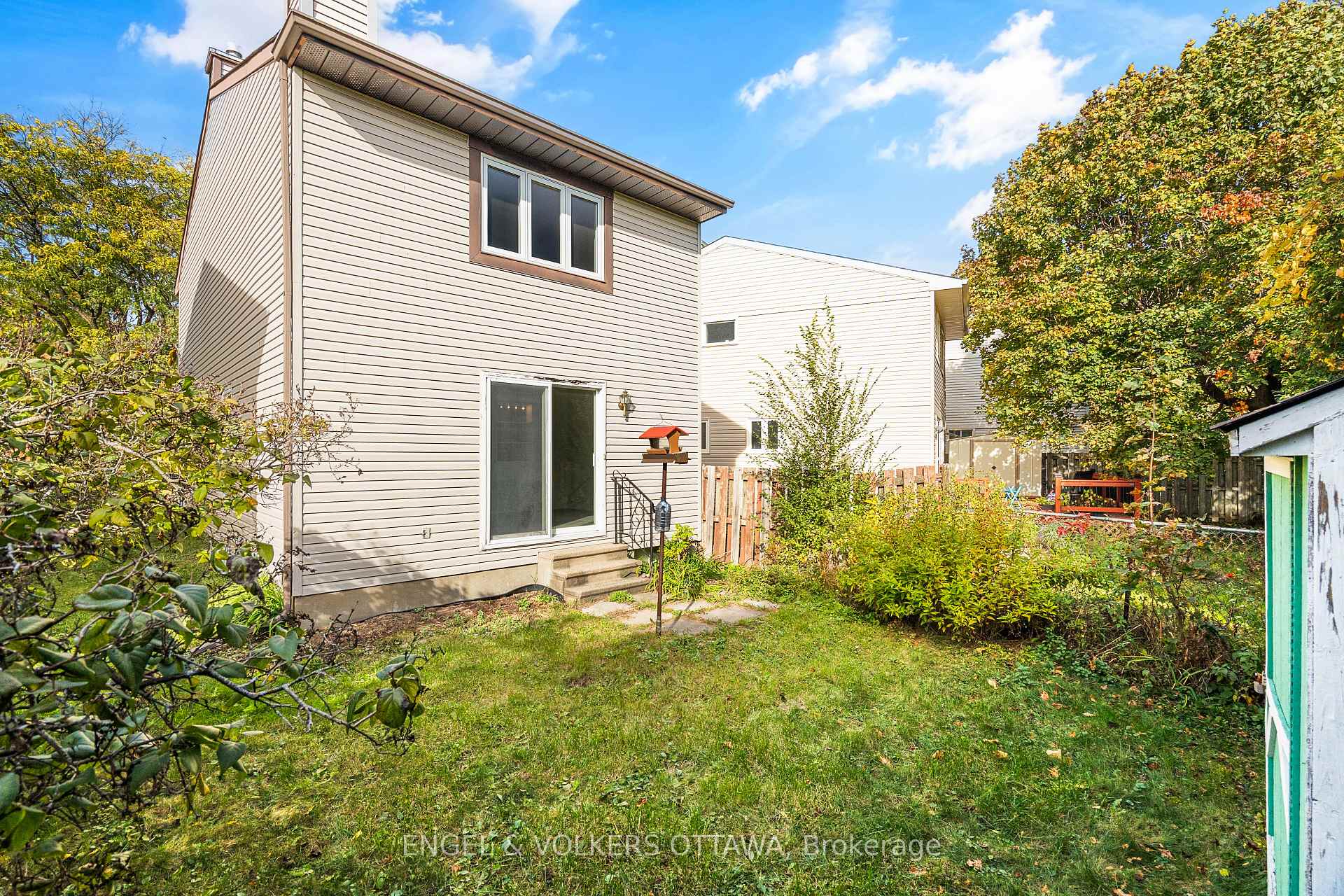 Photo 37 of 1379 Ambridge Way, Ottawa, Courtland Park — HOMEH