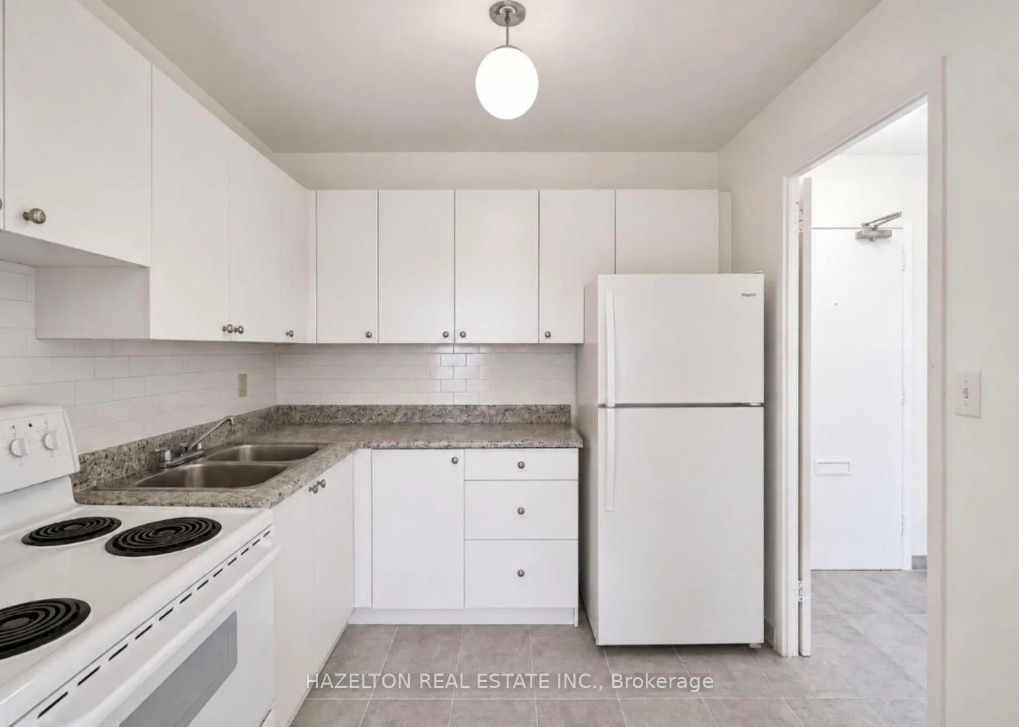 Photo 7 of Unit 1002, 1665 Bloor Street E, Mississauga, Applewood — HOMEH