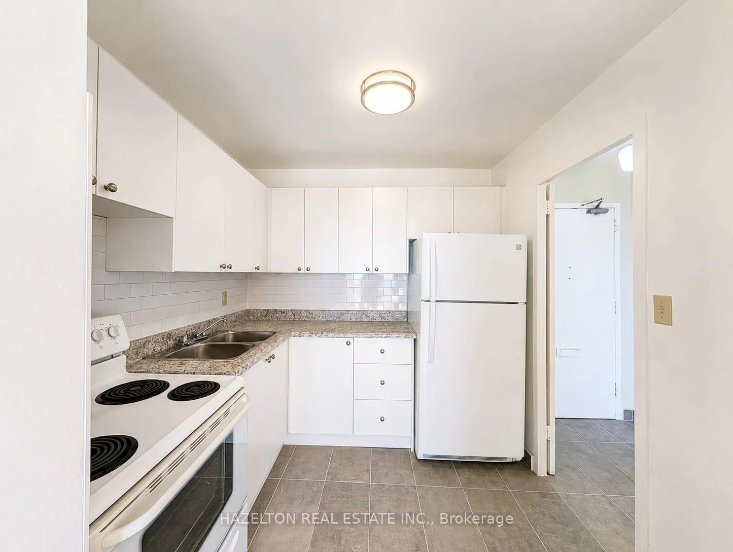 Photo 10 of Unit 1002, 1665 Bloor Street E, Mississauga, Applewood — HOMEH