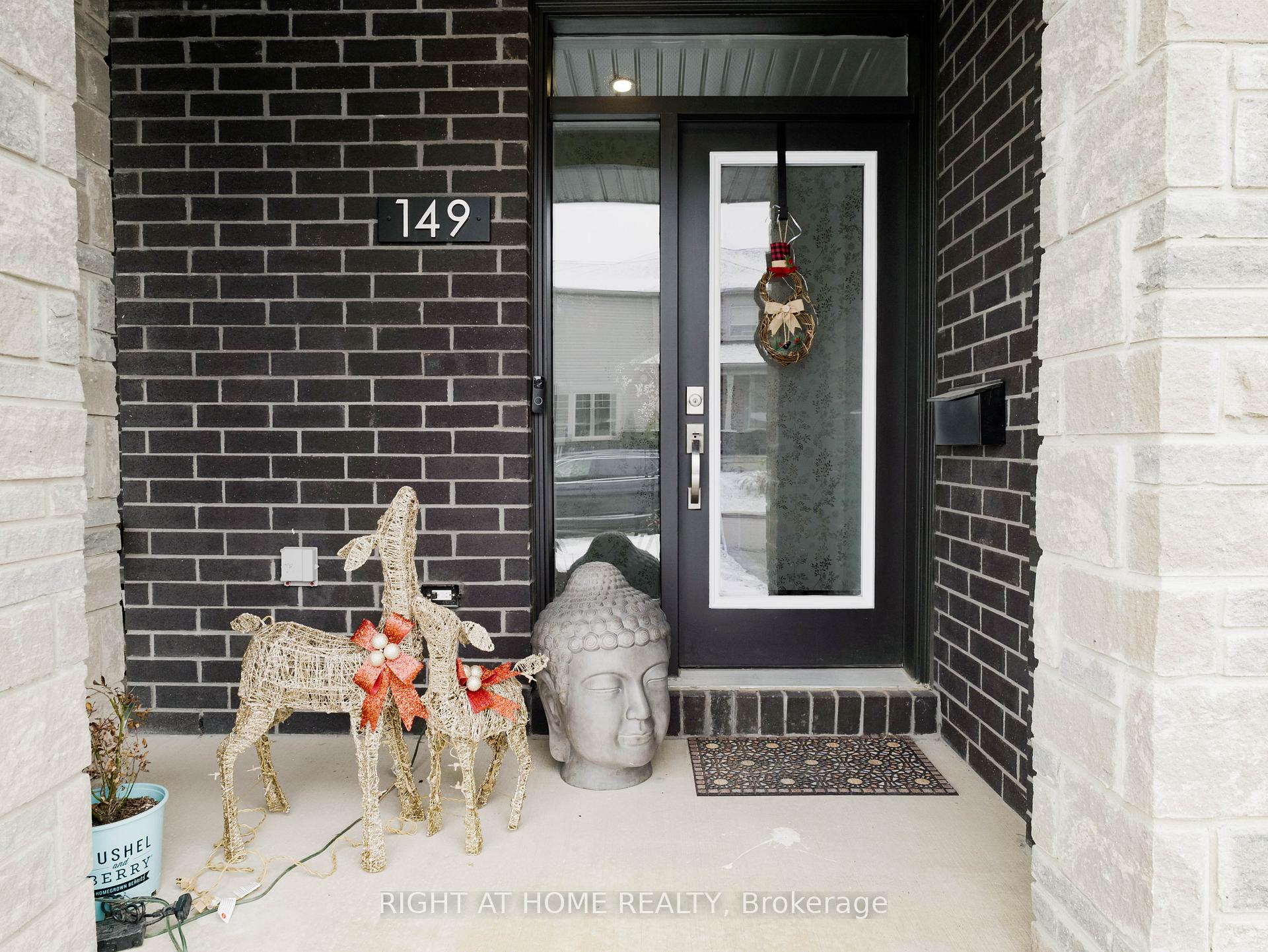Photo 2 of 149 Wabikon Crescent, Ottawa, Blossom Park/Kemp Park/Findlay Creek — HOMEH
